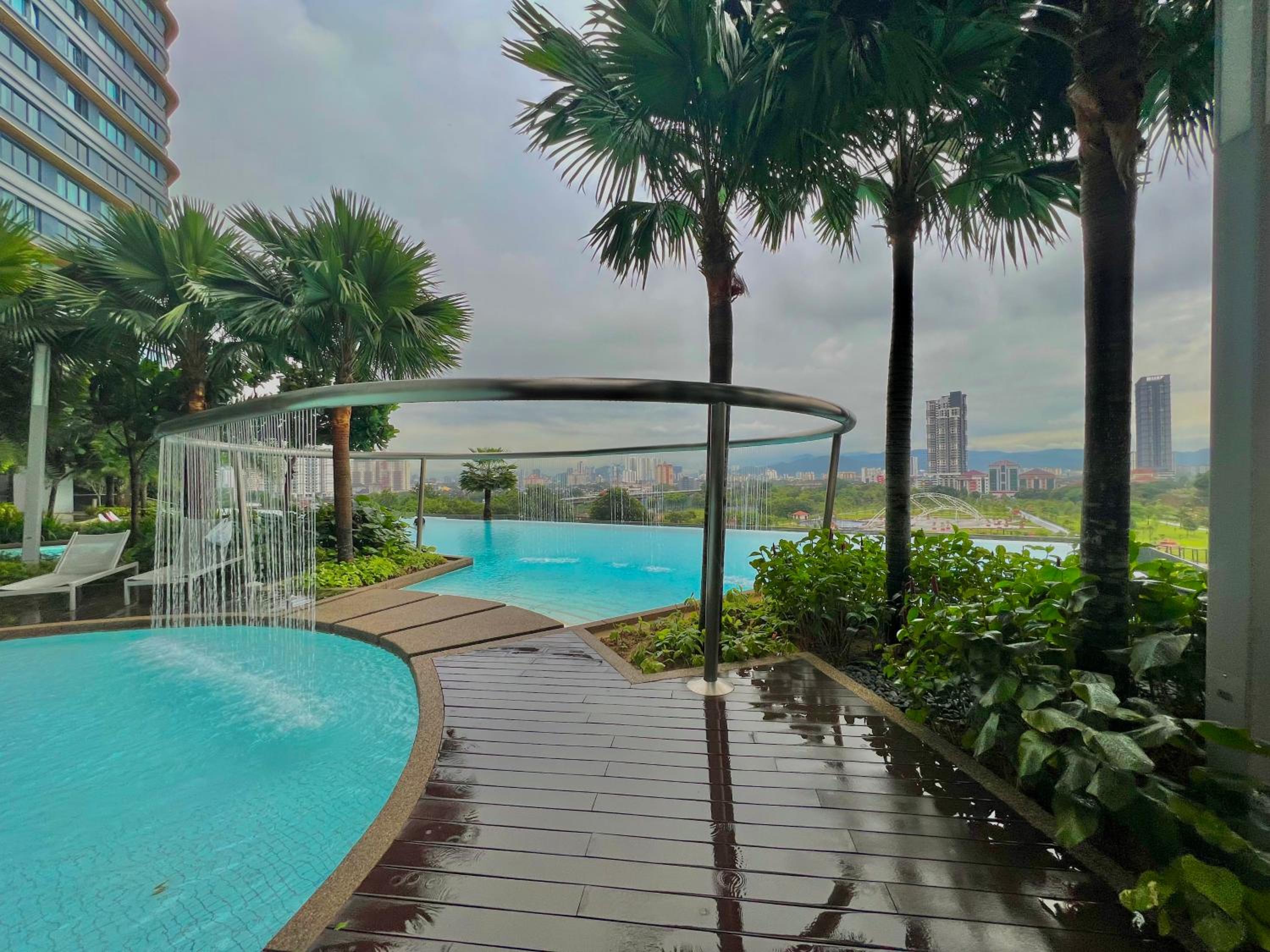 Family Type Premium Homestay MRT Shopping Mall