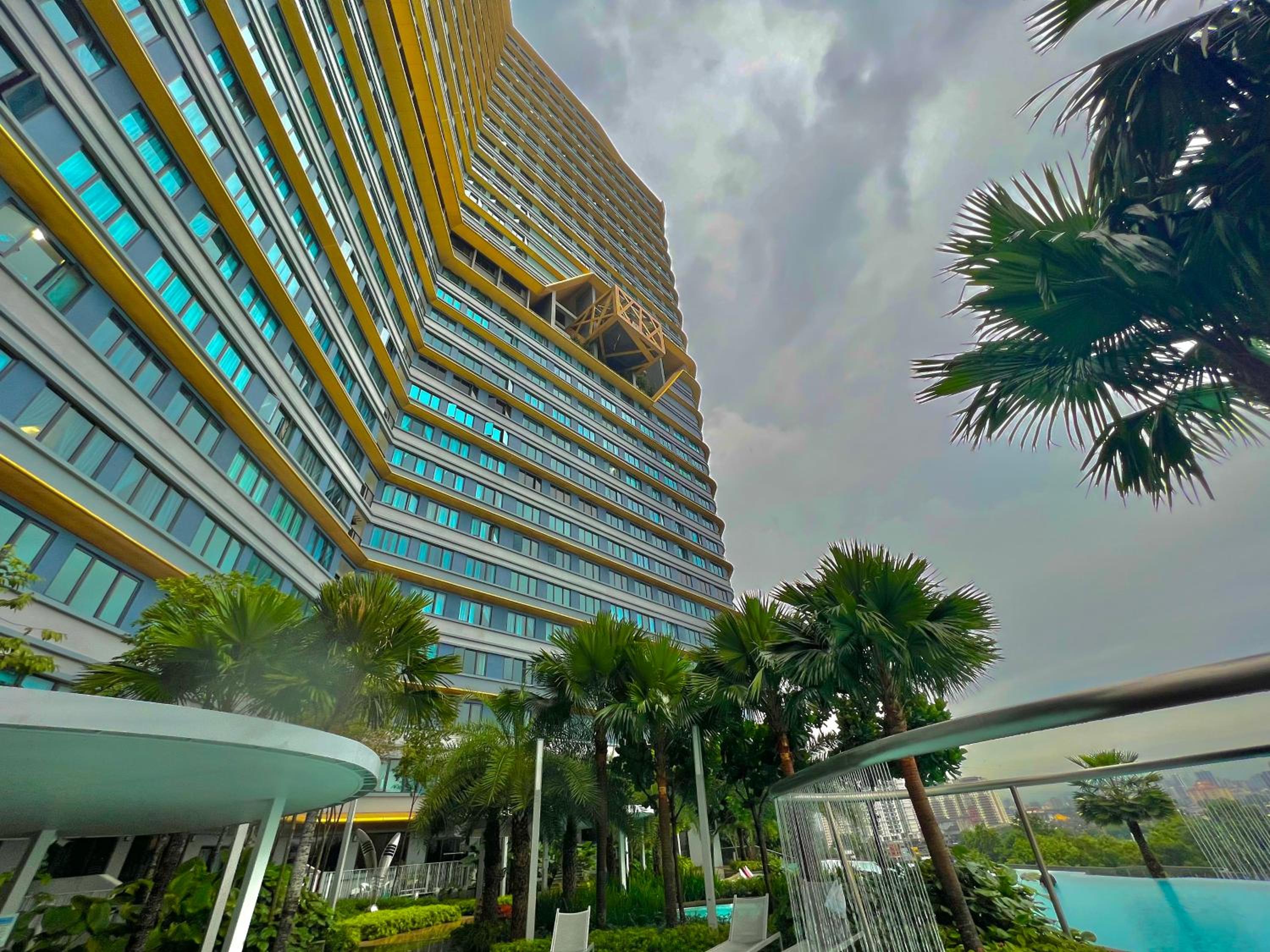 Family Type Premium Homestay MRT Shopping Mall