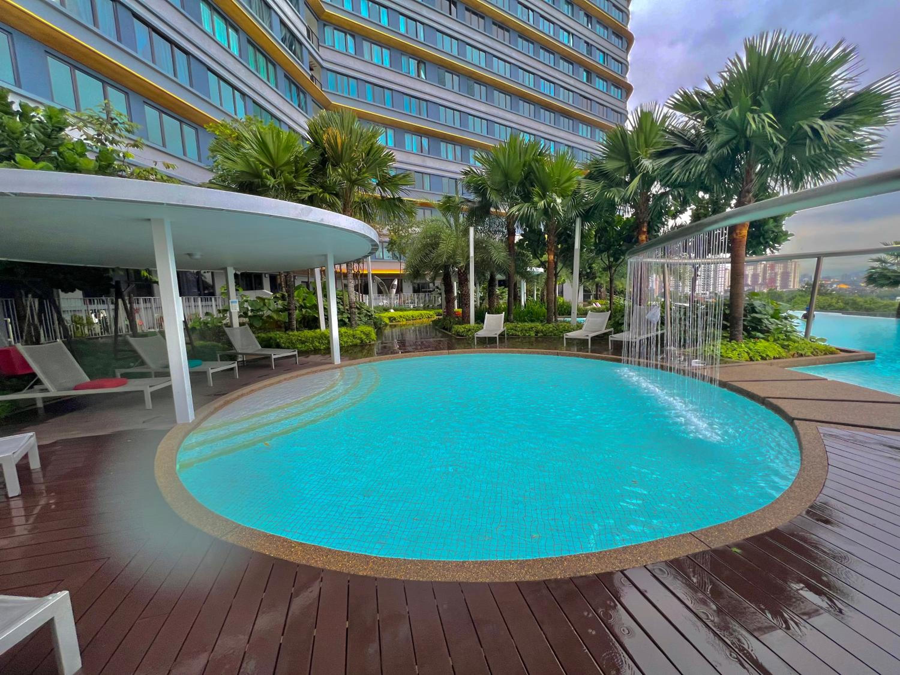Family Type Premium Homestay MRT Shopping Mall