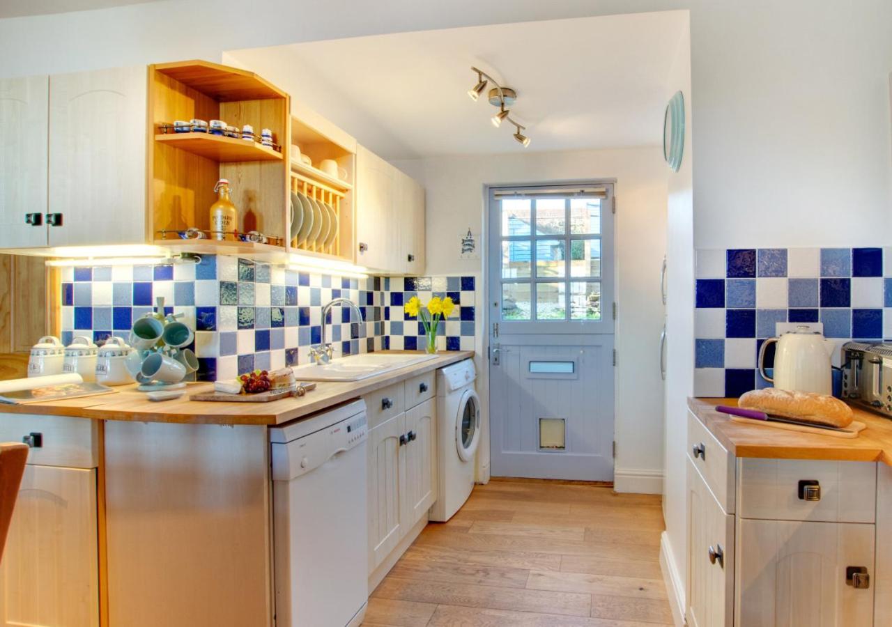 3 Bed in Gorran Haven oc-p00812