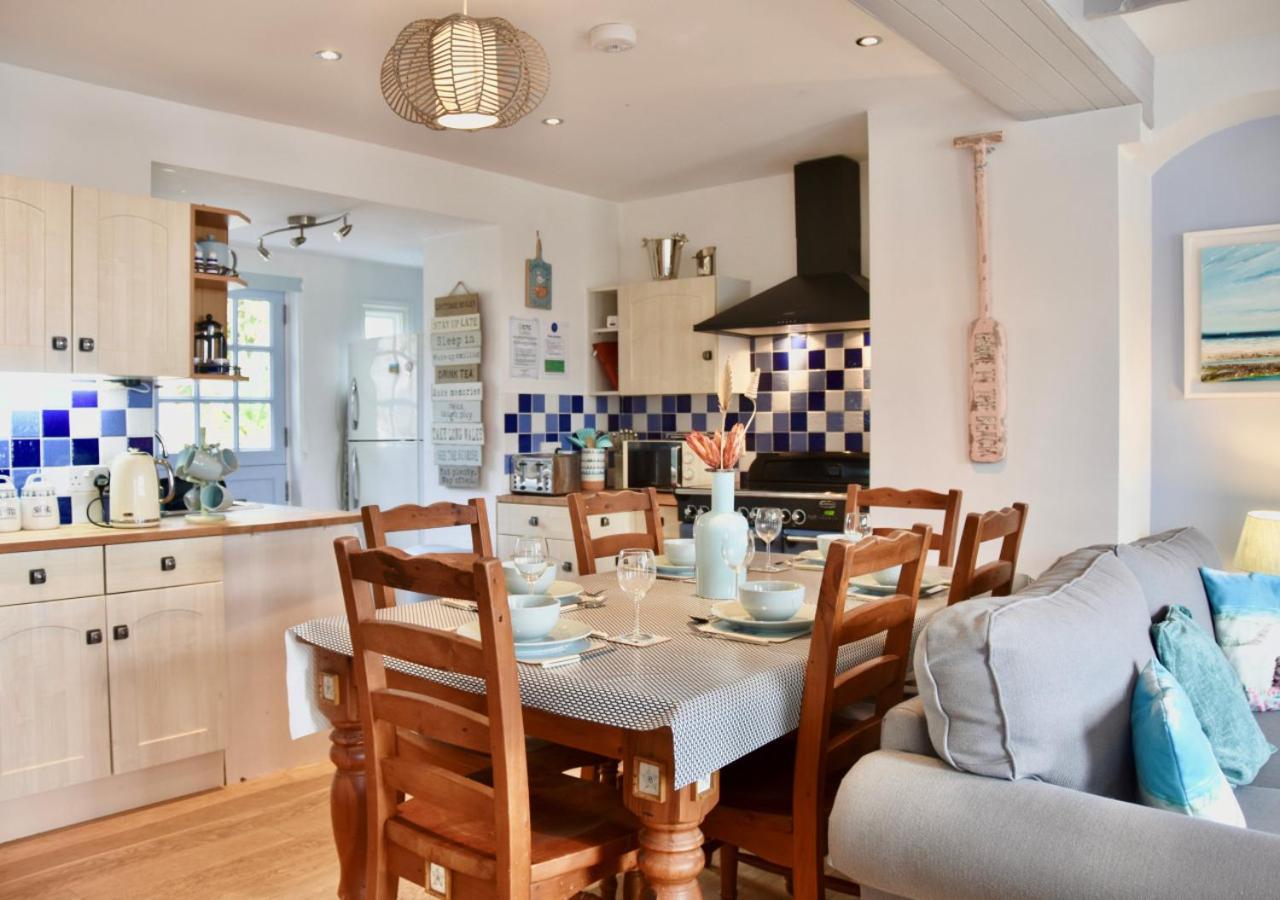 3 Bed in Gorran Haven oc-p00812