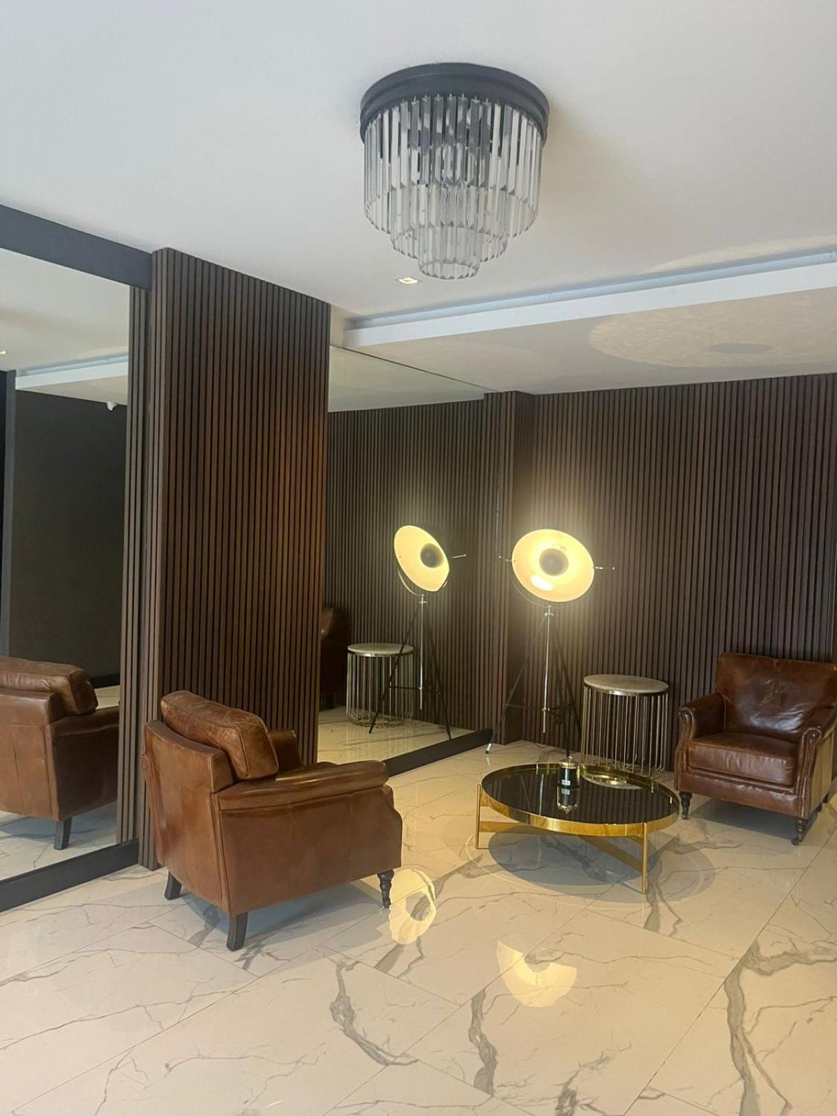 Ministro Brin Suite MT