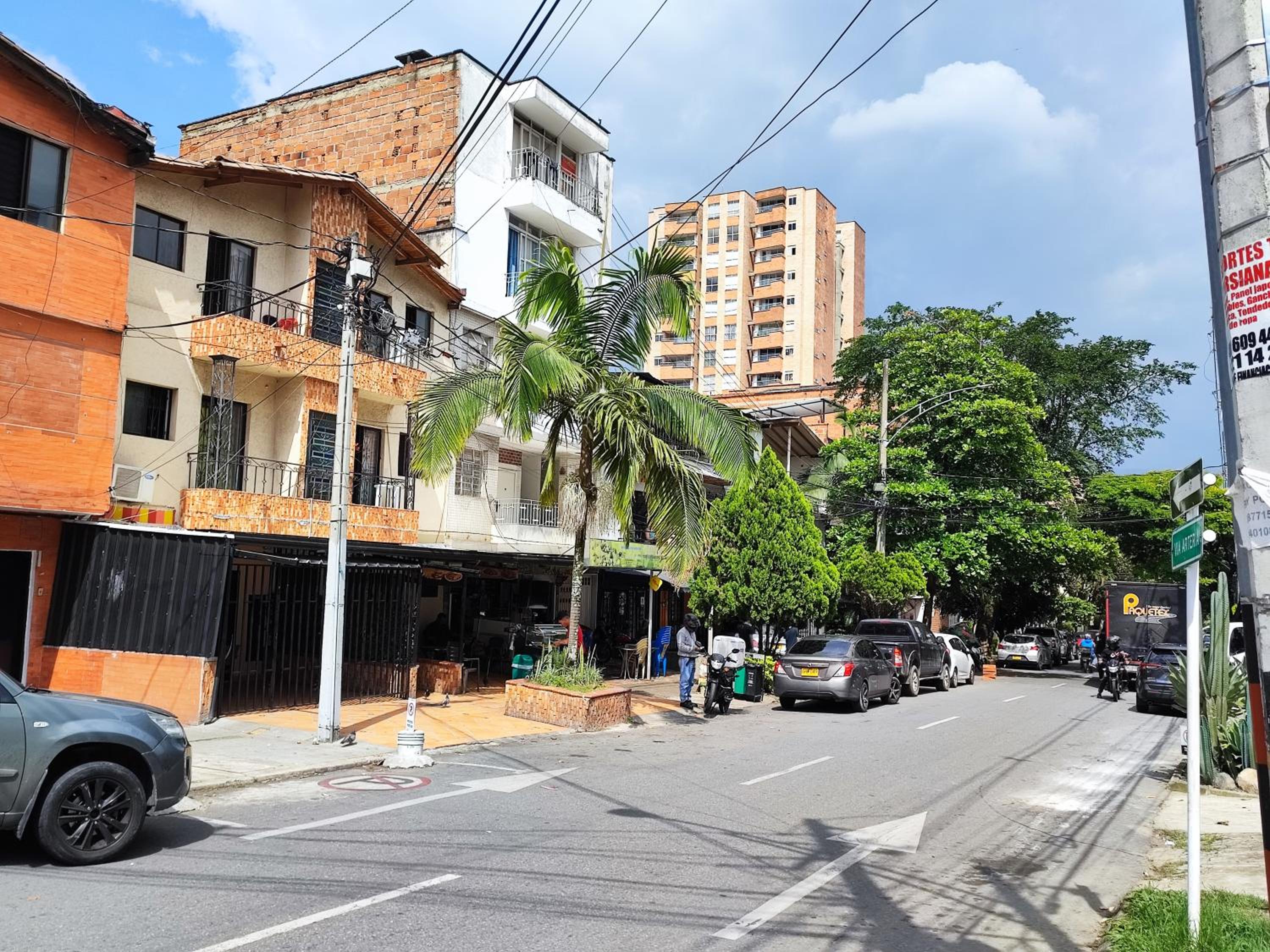 Lindo apartamento en laureles EA