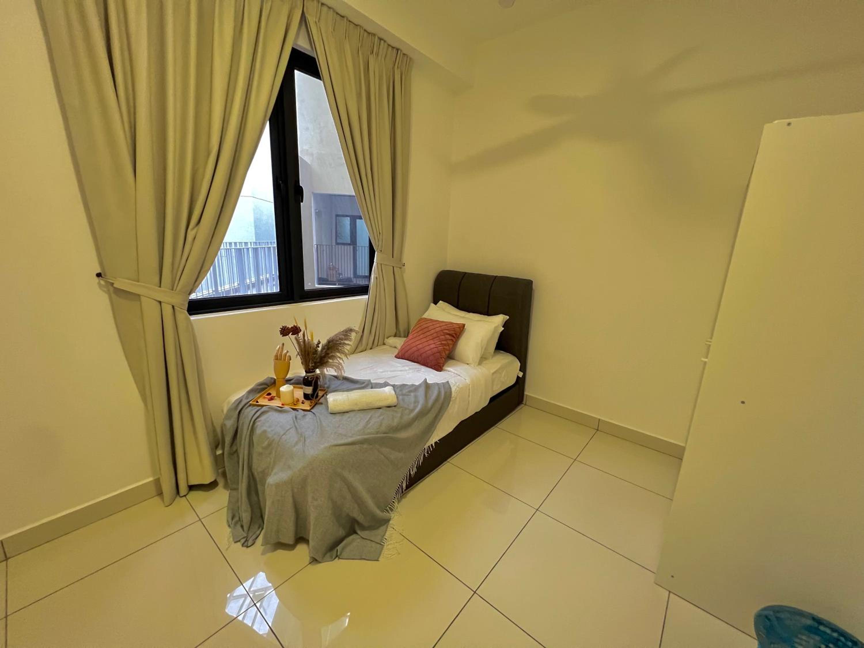 Sunway Velocity MRT LRT Premium Family Homestay