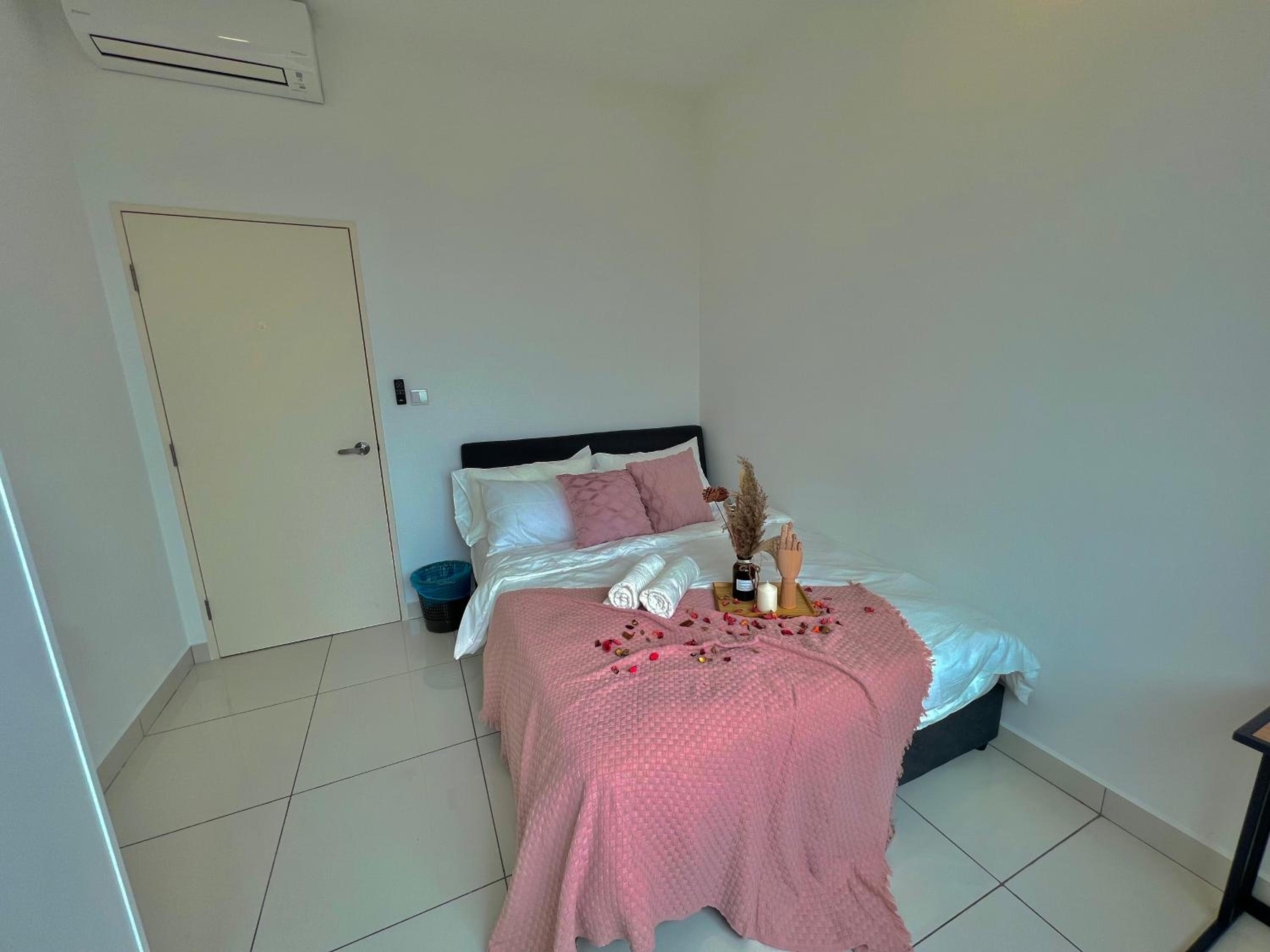 Sunway Velocity MRT LRT Premium Family Homestay