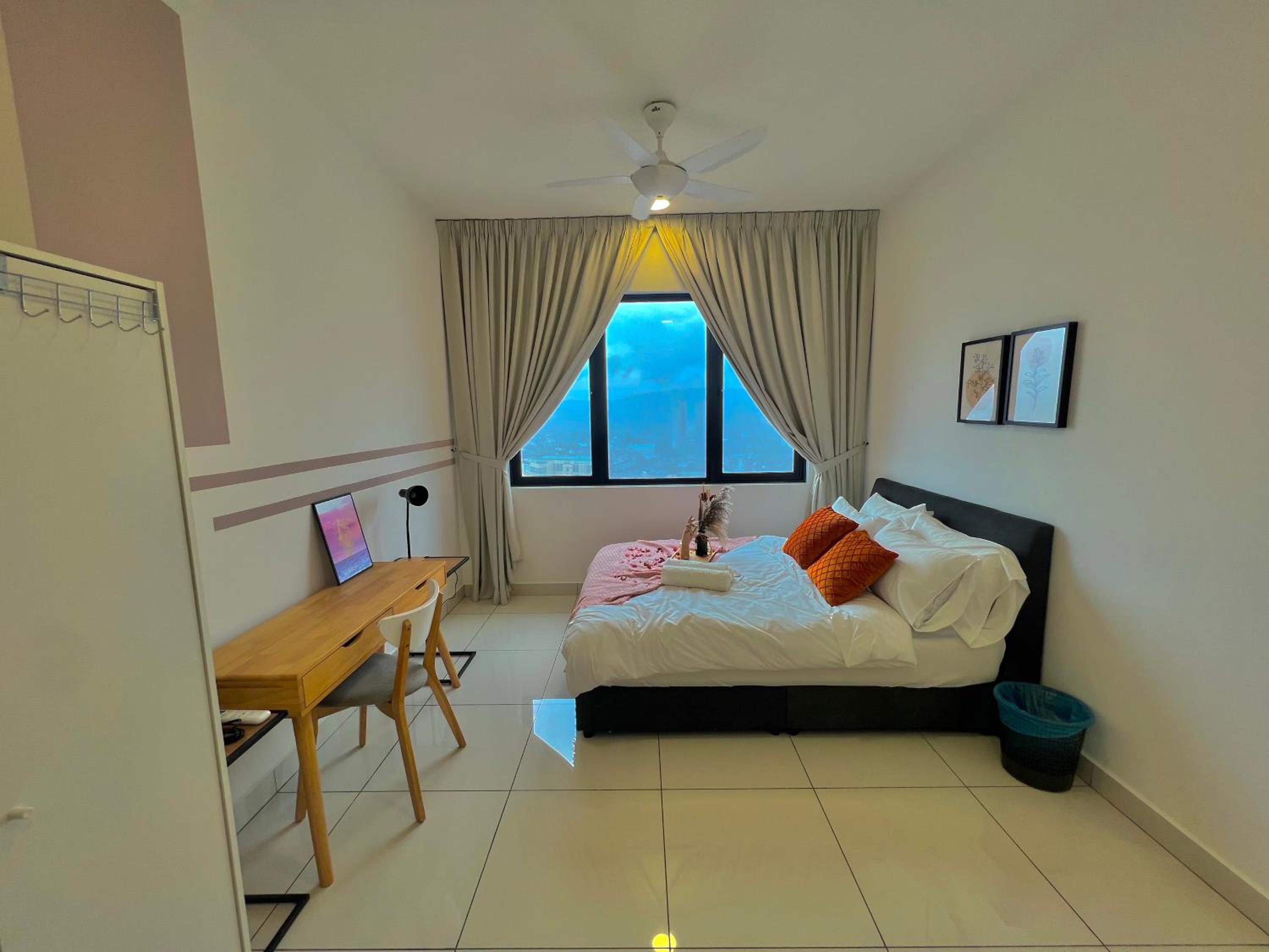 Sunway Velocity MRT LRT Premium Family Homestay