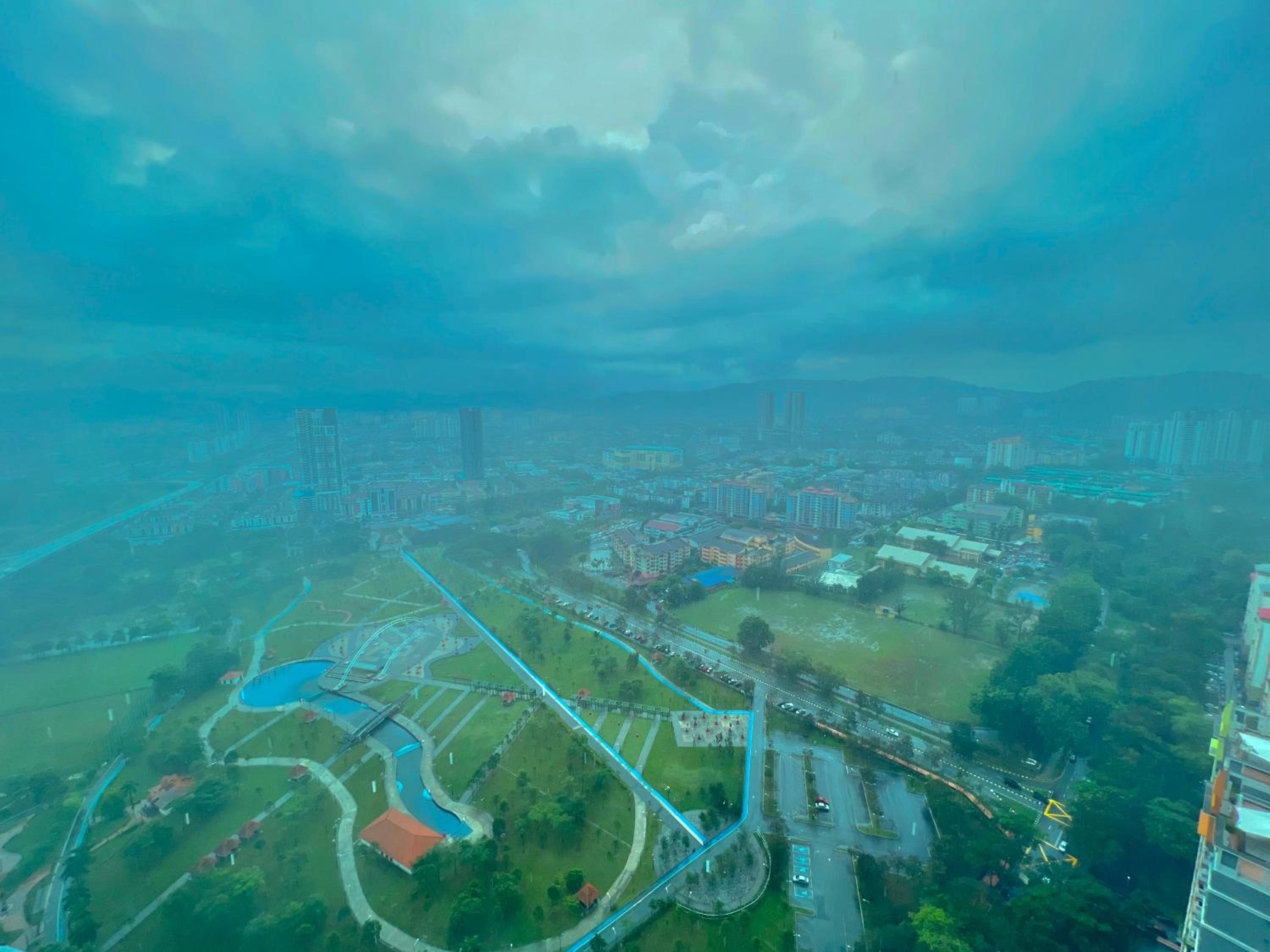 Sunway Velocity MRT LRT Premium Family Homestay