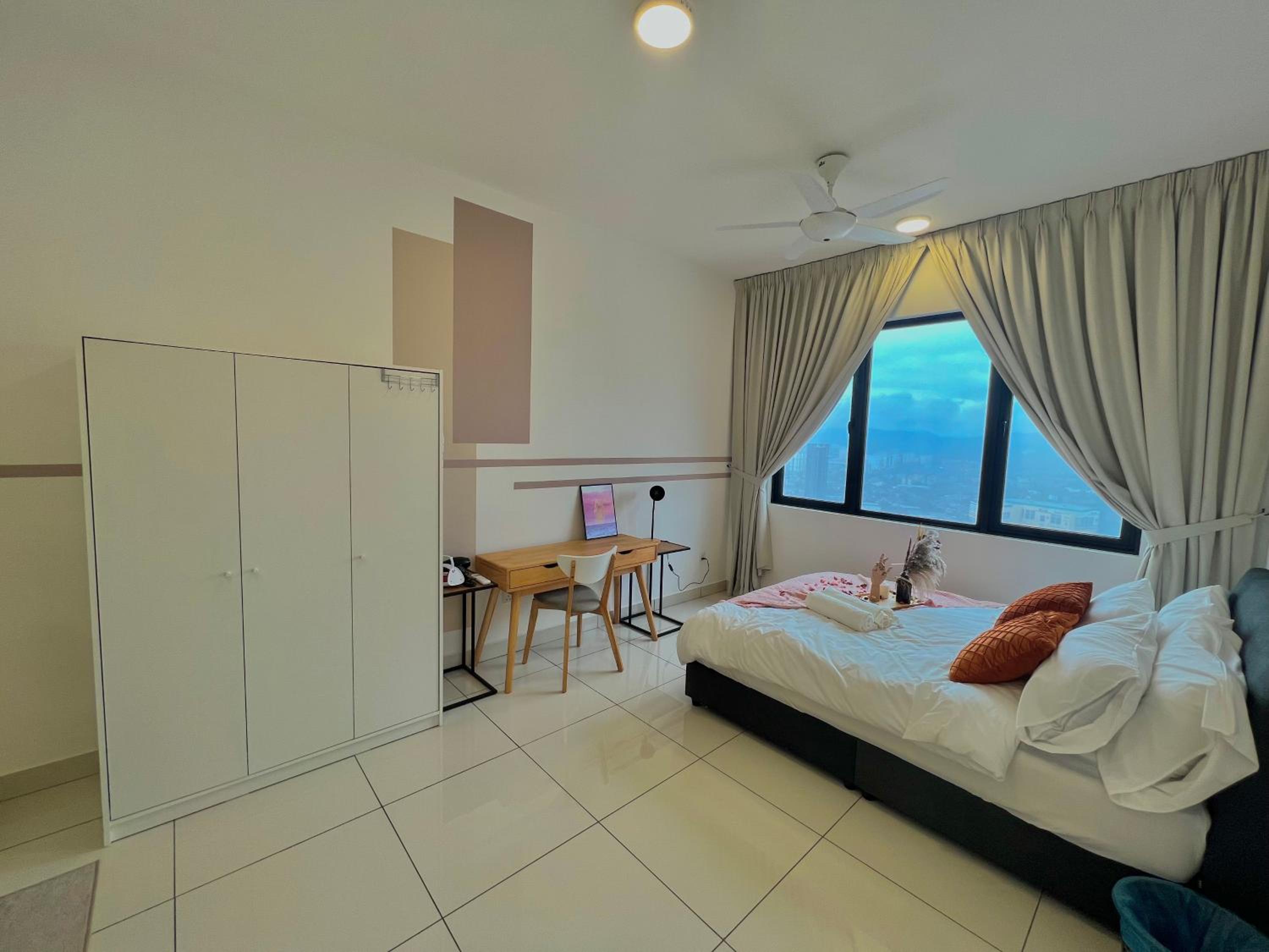 Sunway Velocity MRT LRT Premium Family Homestay