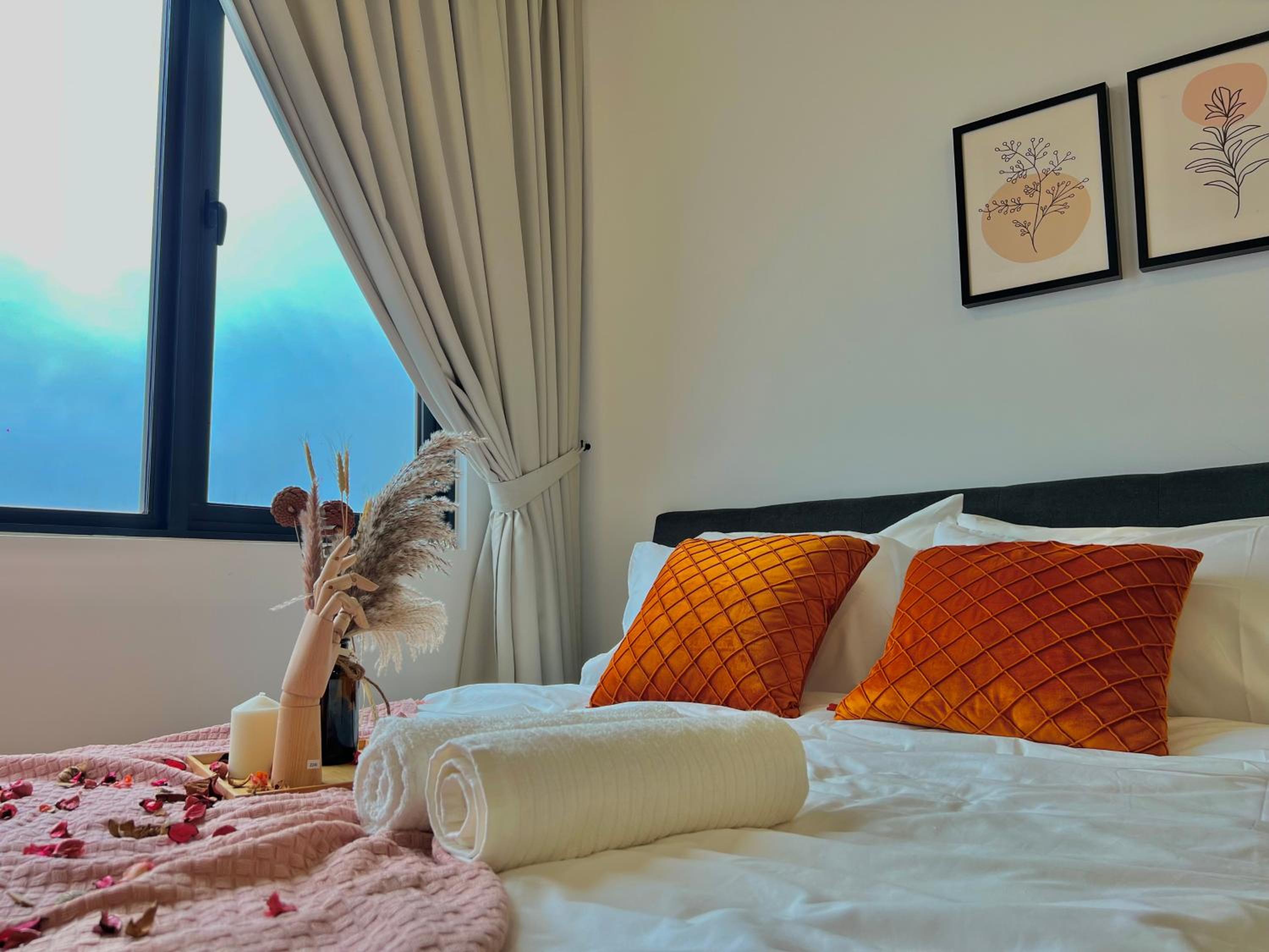 Sunway Velocity MRT LRT Premium Family Homestay