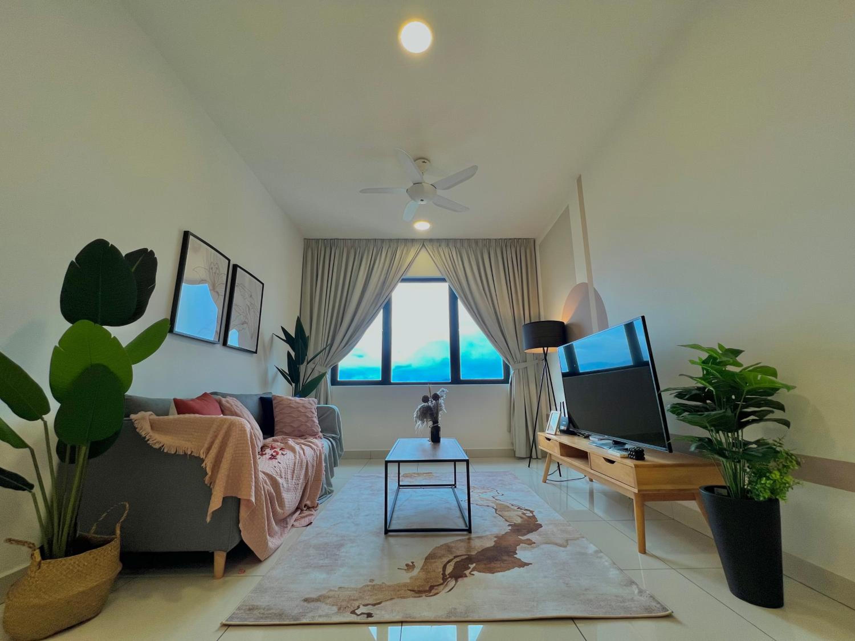 Sunway Velocity MRT LRT Premium Family Homestay