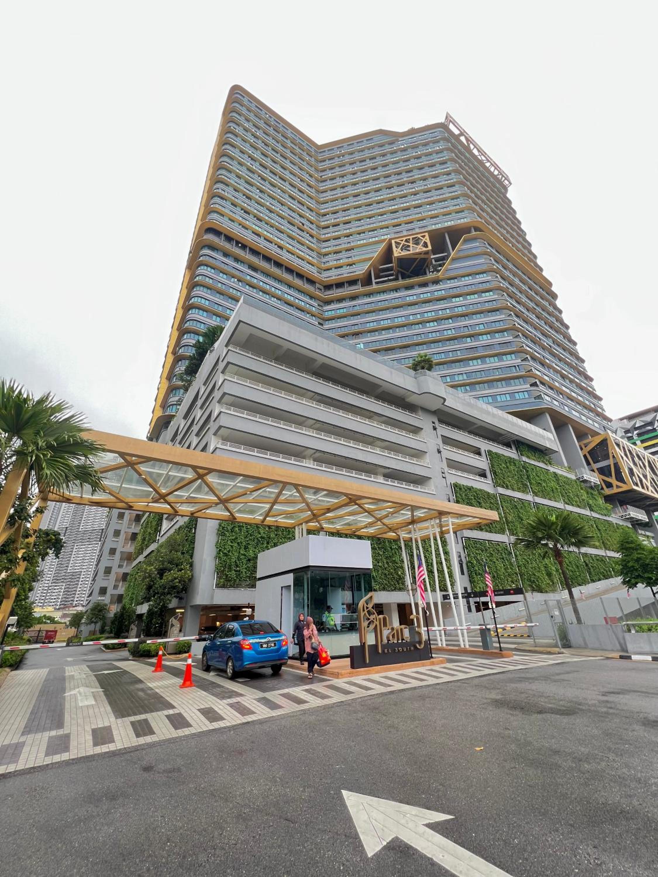 Sunway Velocity MRT LRT Premium Family Homestay
