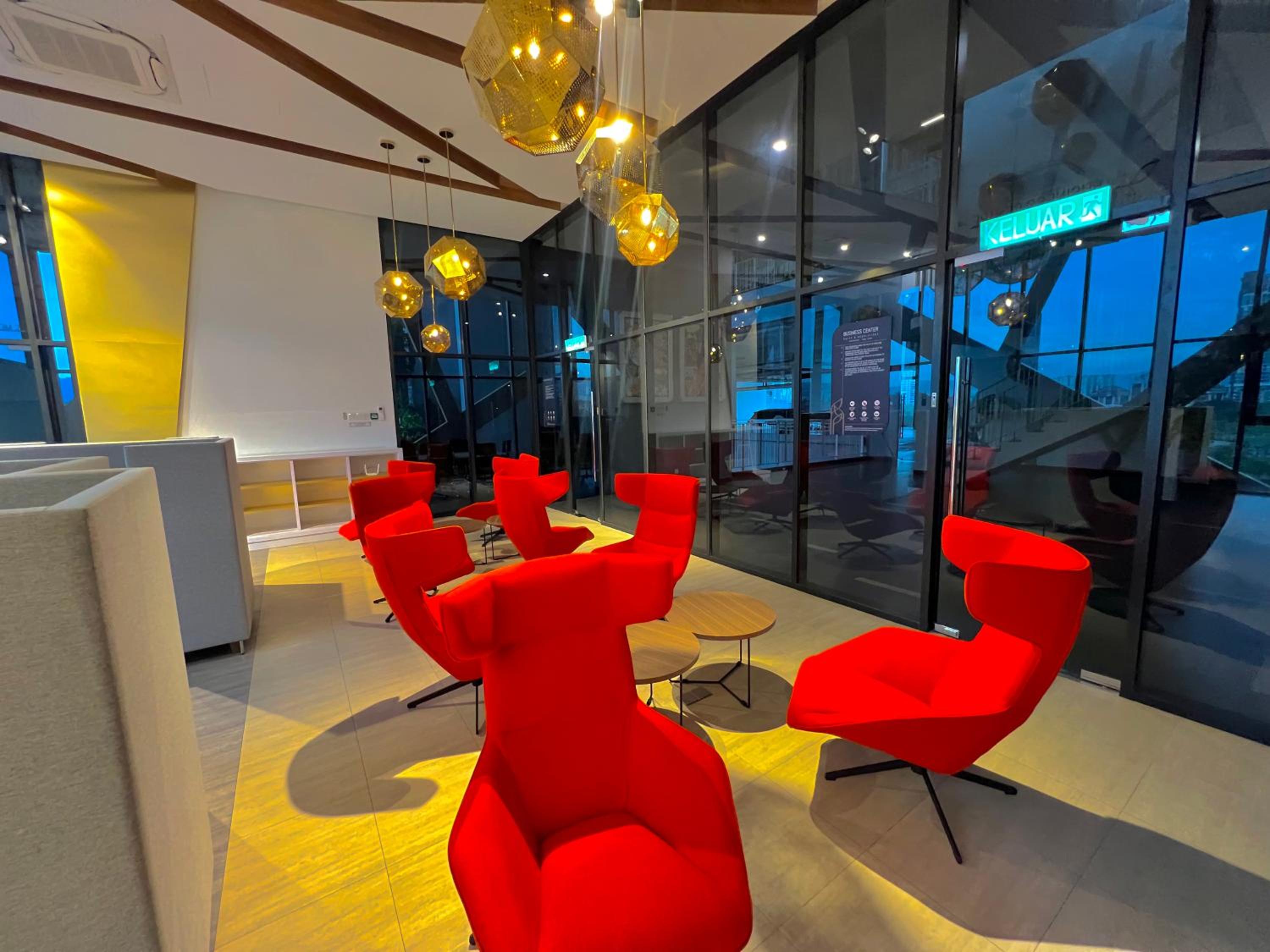 Sunway Velocity MRT LRT Premium Family Homestay