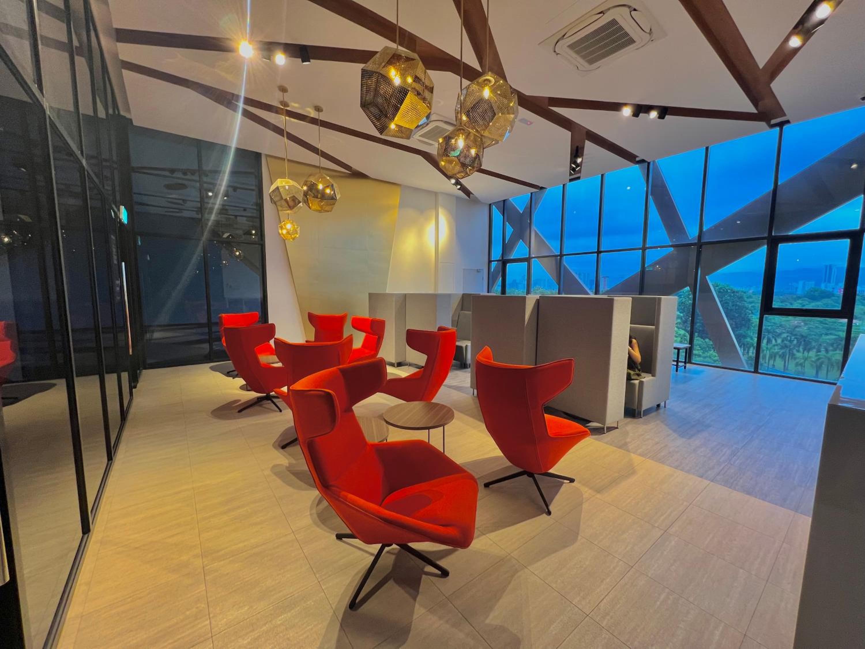 Sunway Velocity MRT LRT Premium Family Homestay