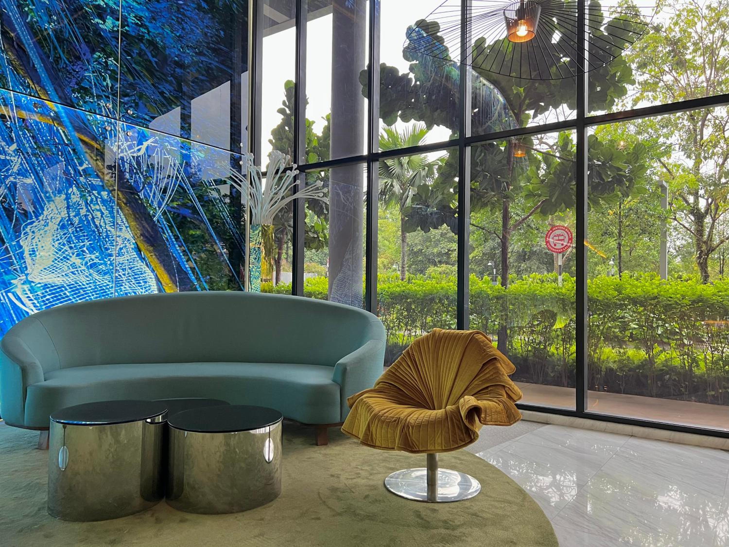 Sunway Velocity MRT LRT Premium Family Homestay