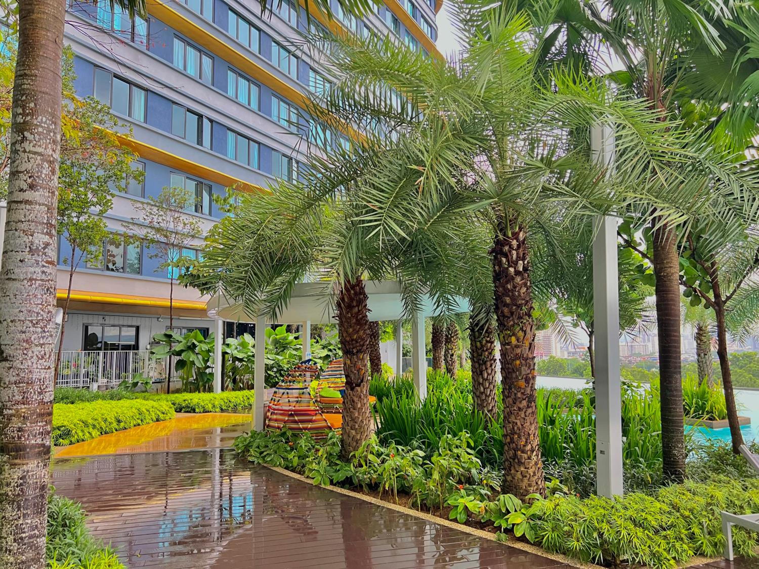 Sunway Velocity MRT LRT Premium Family Homestay
