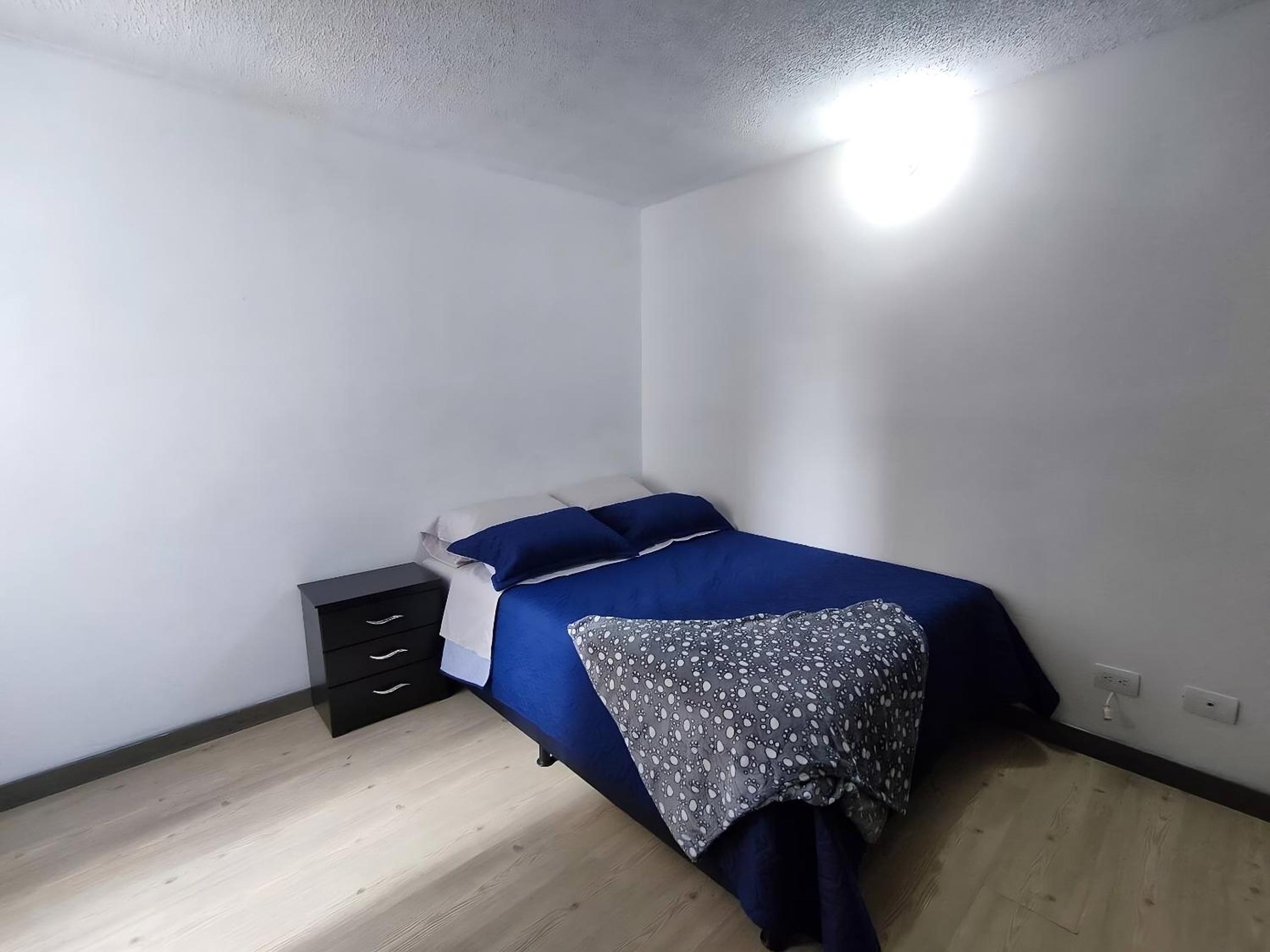 Apartamento con piscina, frente a CC Mayorca