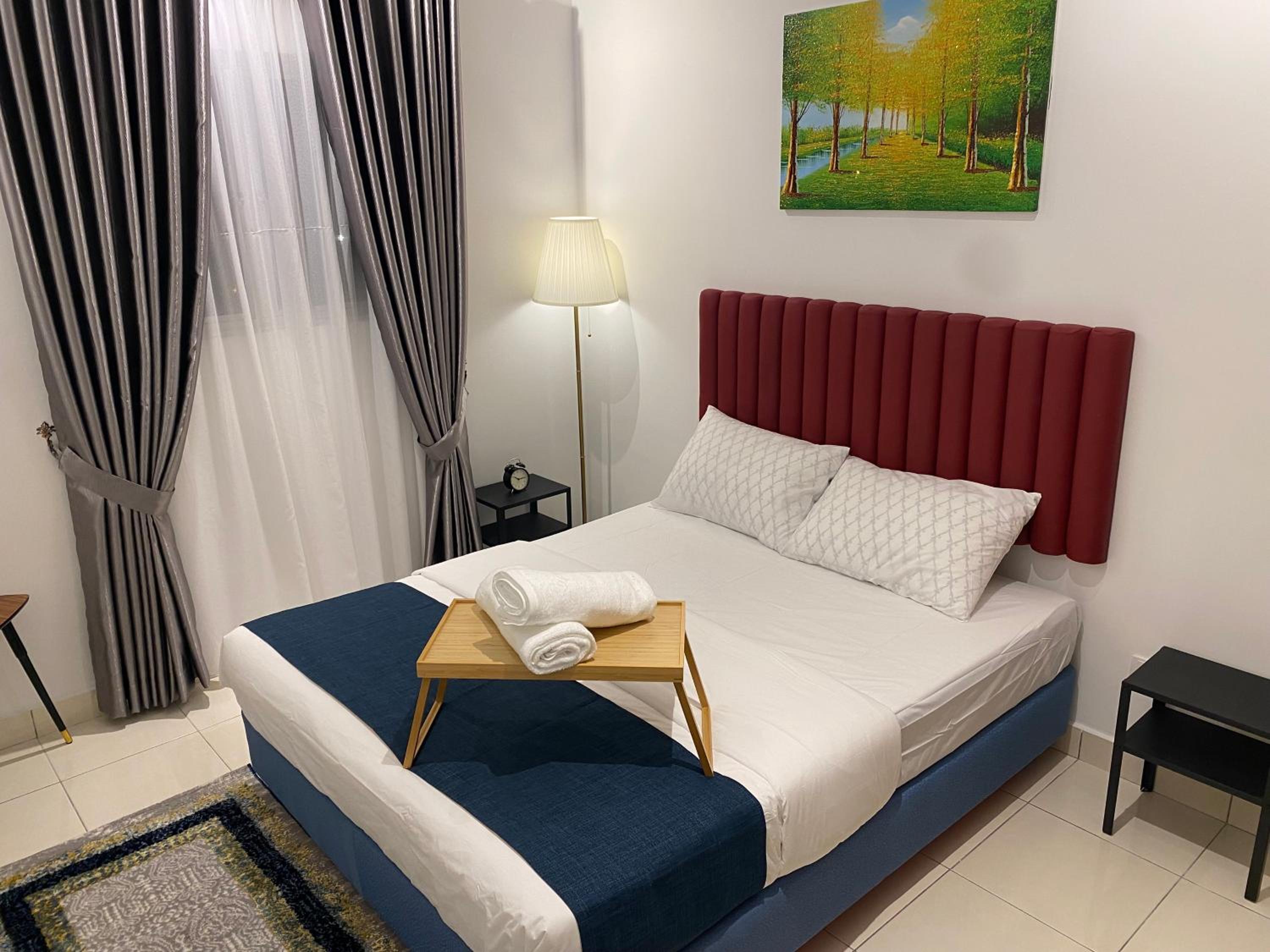 Reylin Alanis Suite // Free Wifi & Netflix // Airport Shuttle Service photo 3