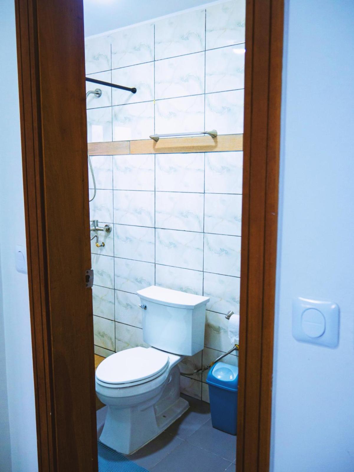 Cecay Apartments Logpom