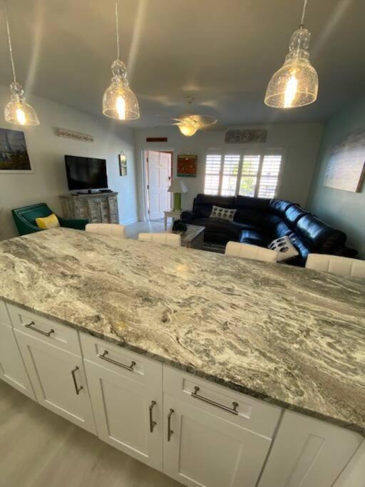 Beachfront Condo On Quiet Treasure Island- 1 Bed view 3
