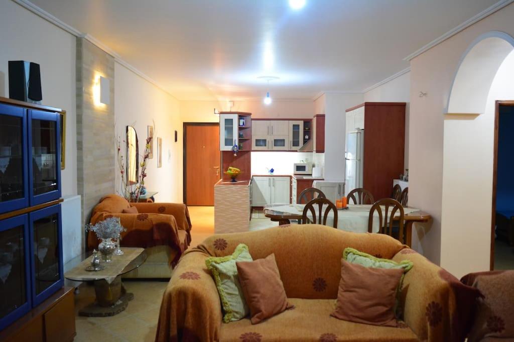 Seafront modern apartment!