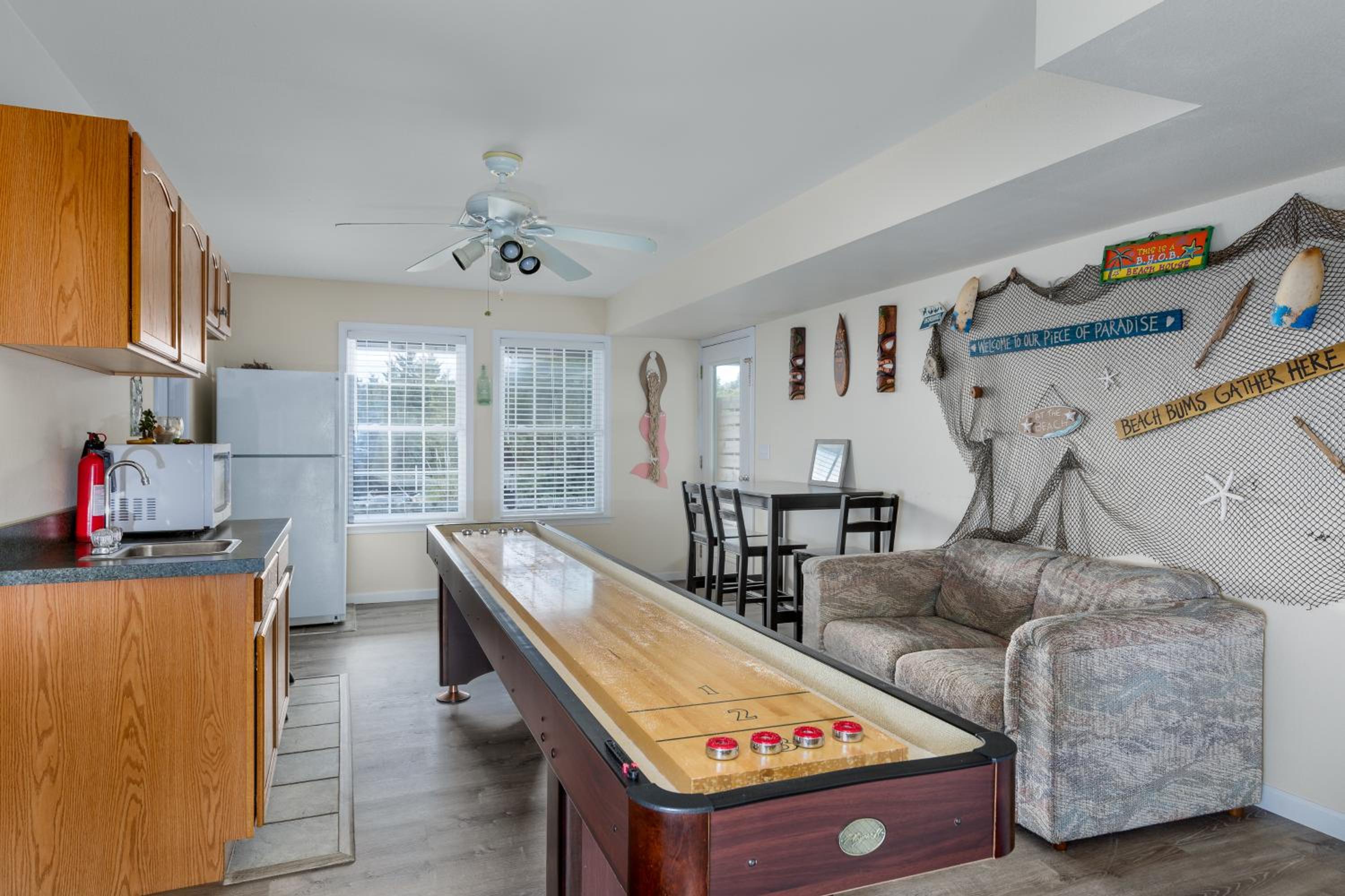 7030 - Waves Against the Machine by Resort Realty view 2