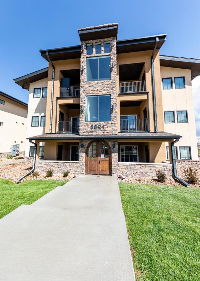2 Bedroom Fully Furnished Luxury Apartment 304 in Colorado Springs, US