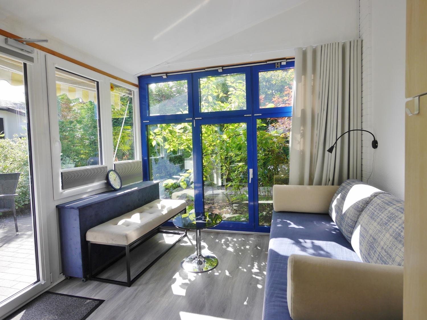 Ferienhaus FREE WILLI mit Wintergarten und großer eingezäunter Terrasse view 4