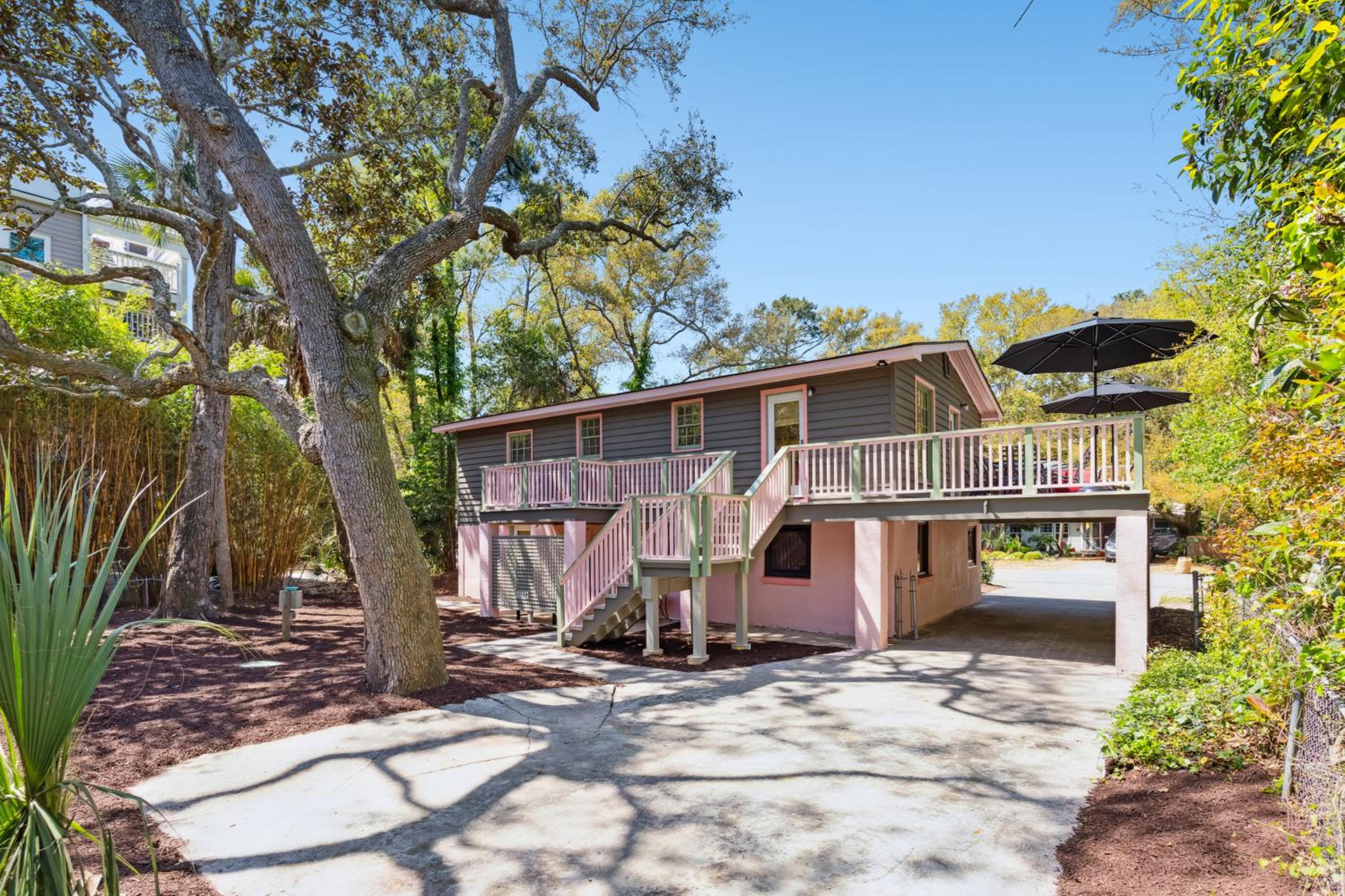 Folly Vacation Vintage Cottage 317 East view 2