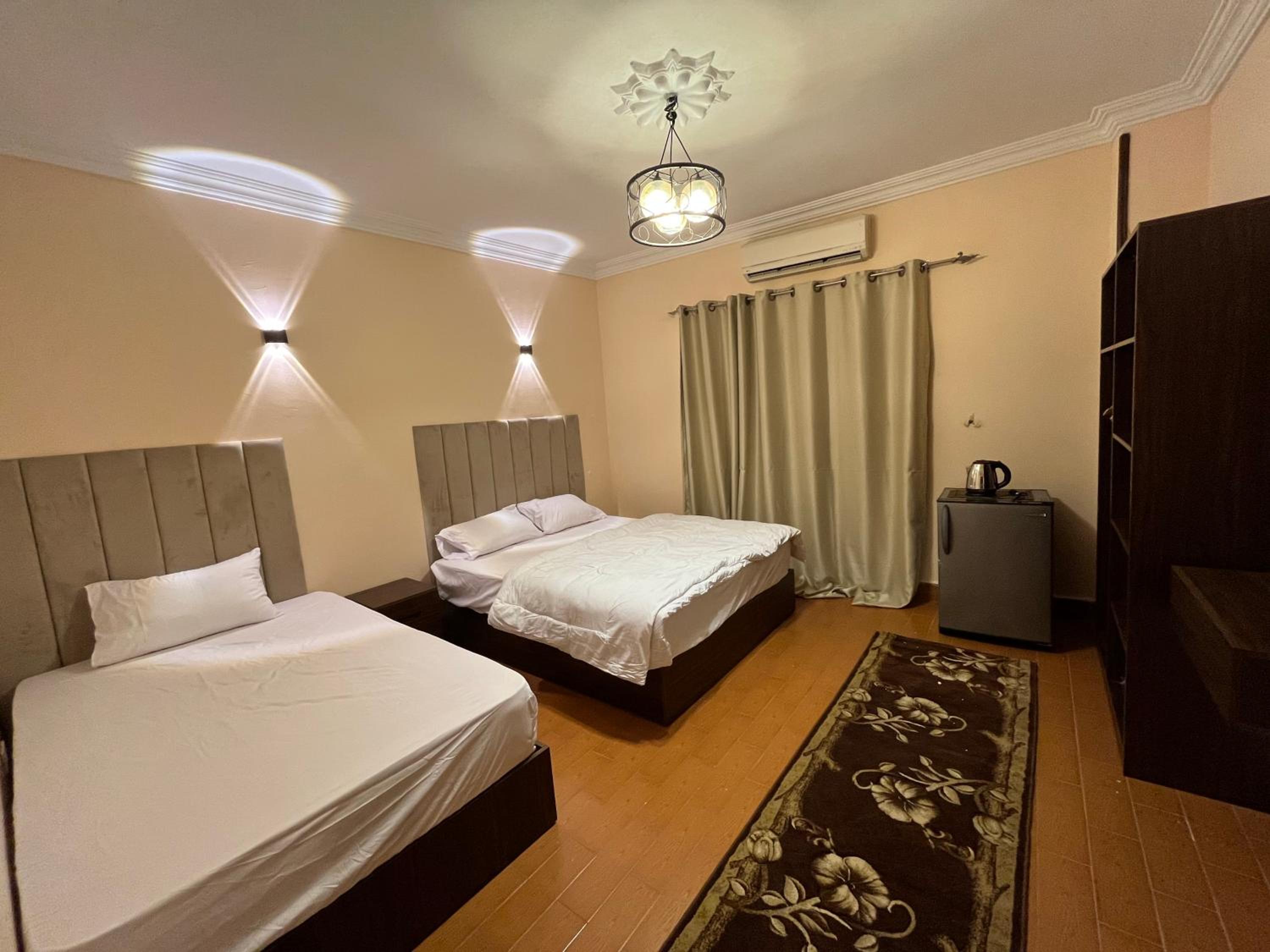 Badr pyramids inn