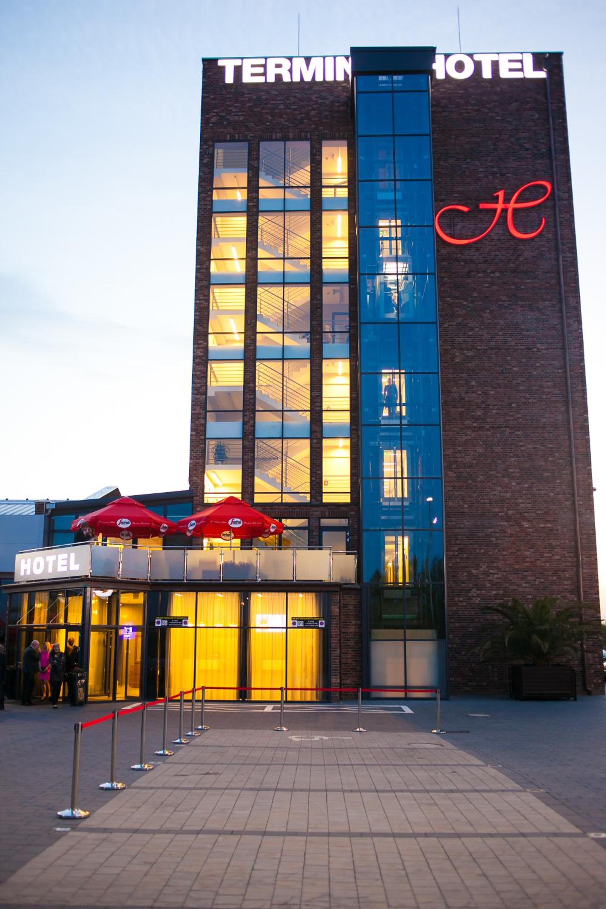 Hotel Terminal Hotel - Image 1