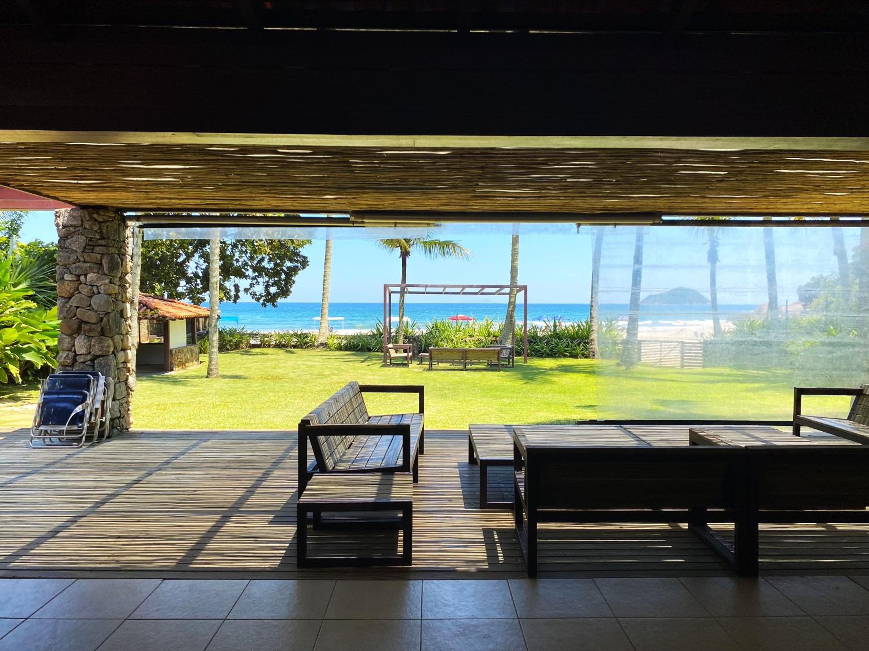Casa PÉ NA AREIA de REVISTA