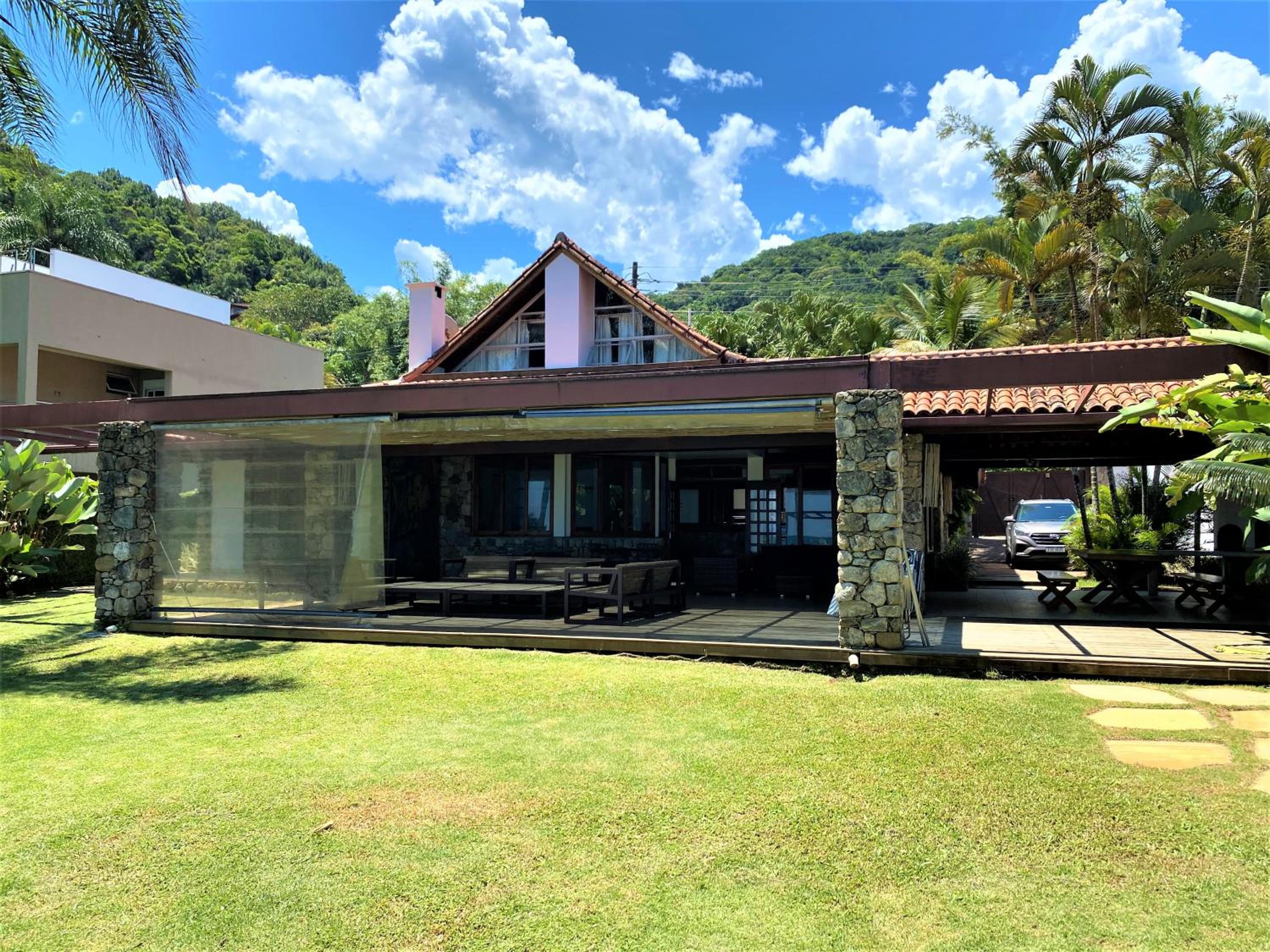 Casa PÉ NA AREIA de REVISTA