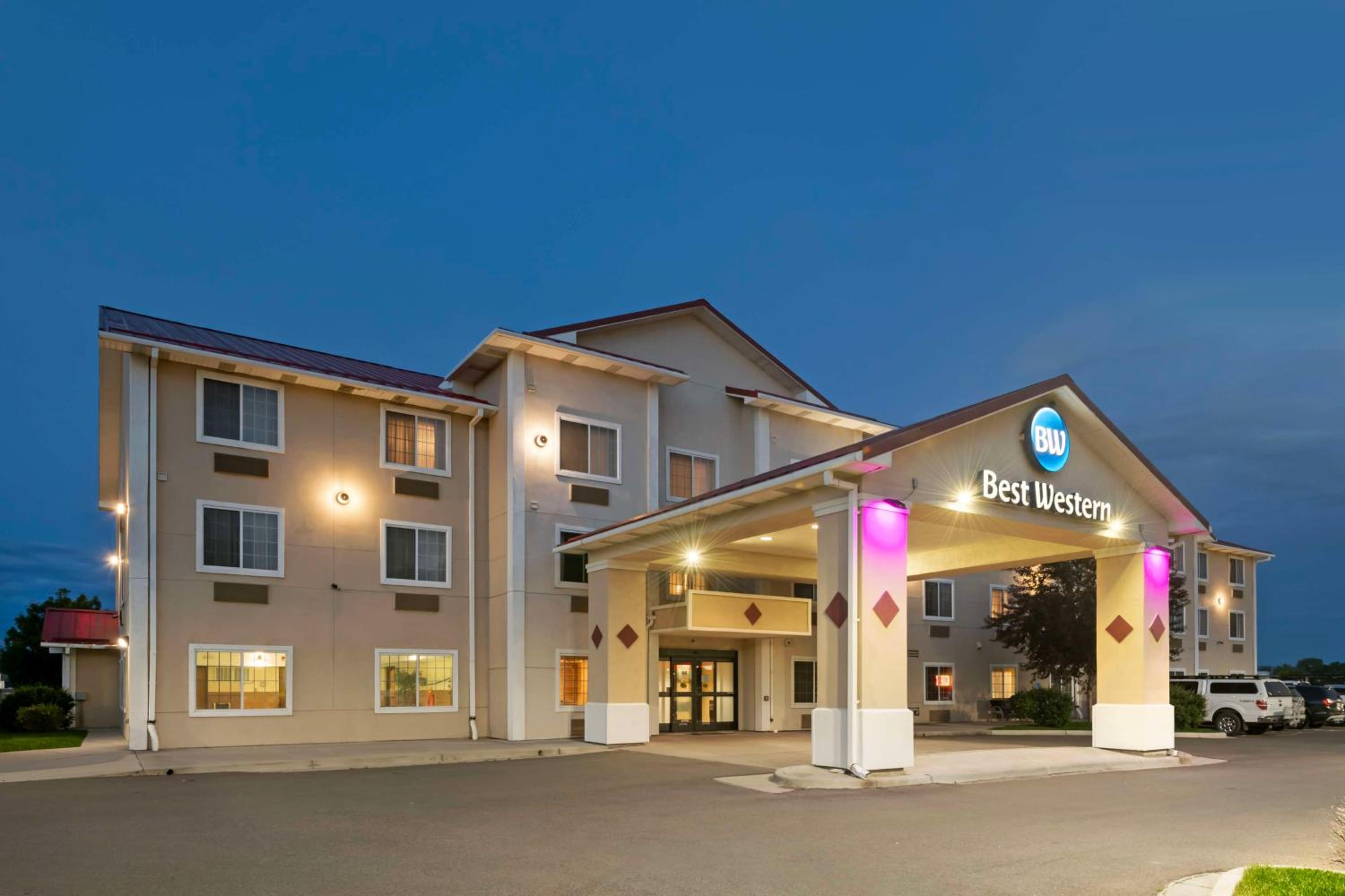 Laramie Vacations - Best Western Laramie Inn  Suites - Property Image 1