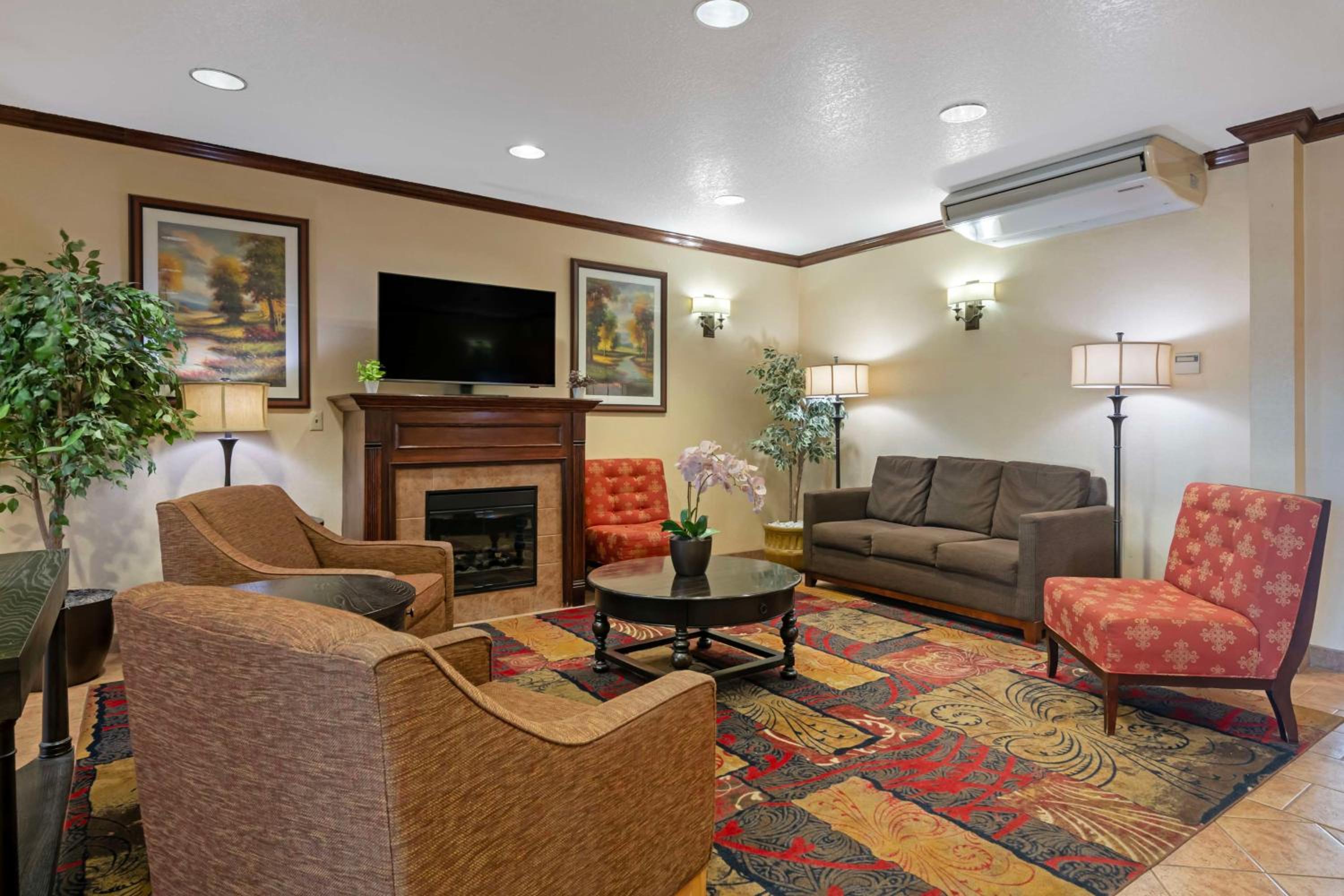 Laramie Vacations - Best Western Laramie Inn  Suites - Property Image 5
