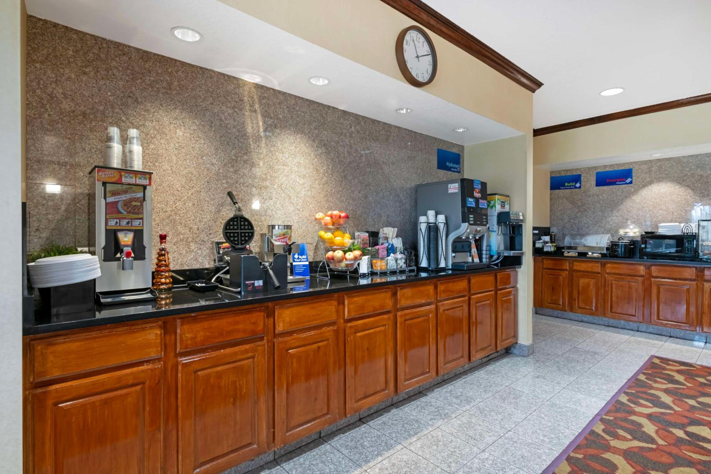 Laramie Vacations - Best Western Laramie Inn  Suites - Property Image 5