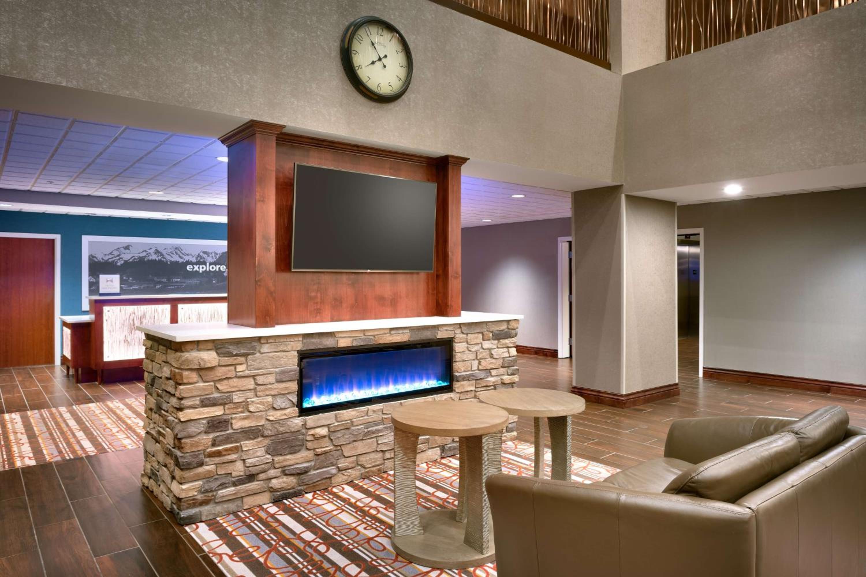 Pocatello Vacations - Hampton Inn  Suites Pocatello - Property Image 1