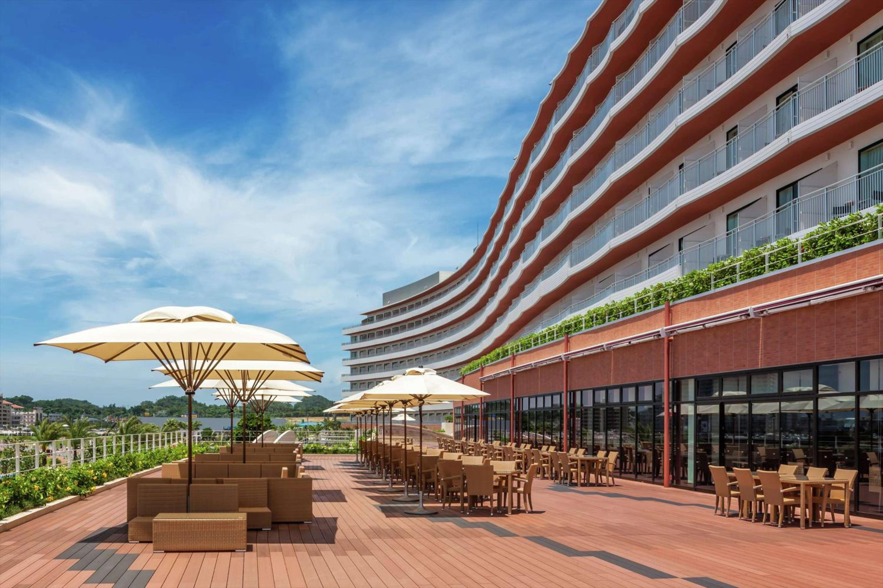 Hilton Okinawa Chatan Resort