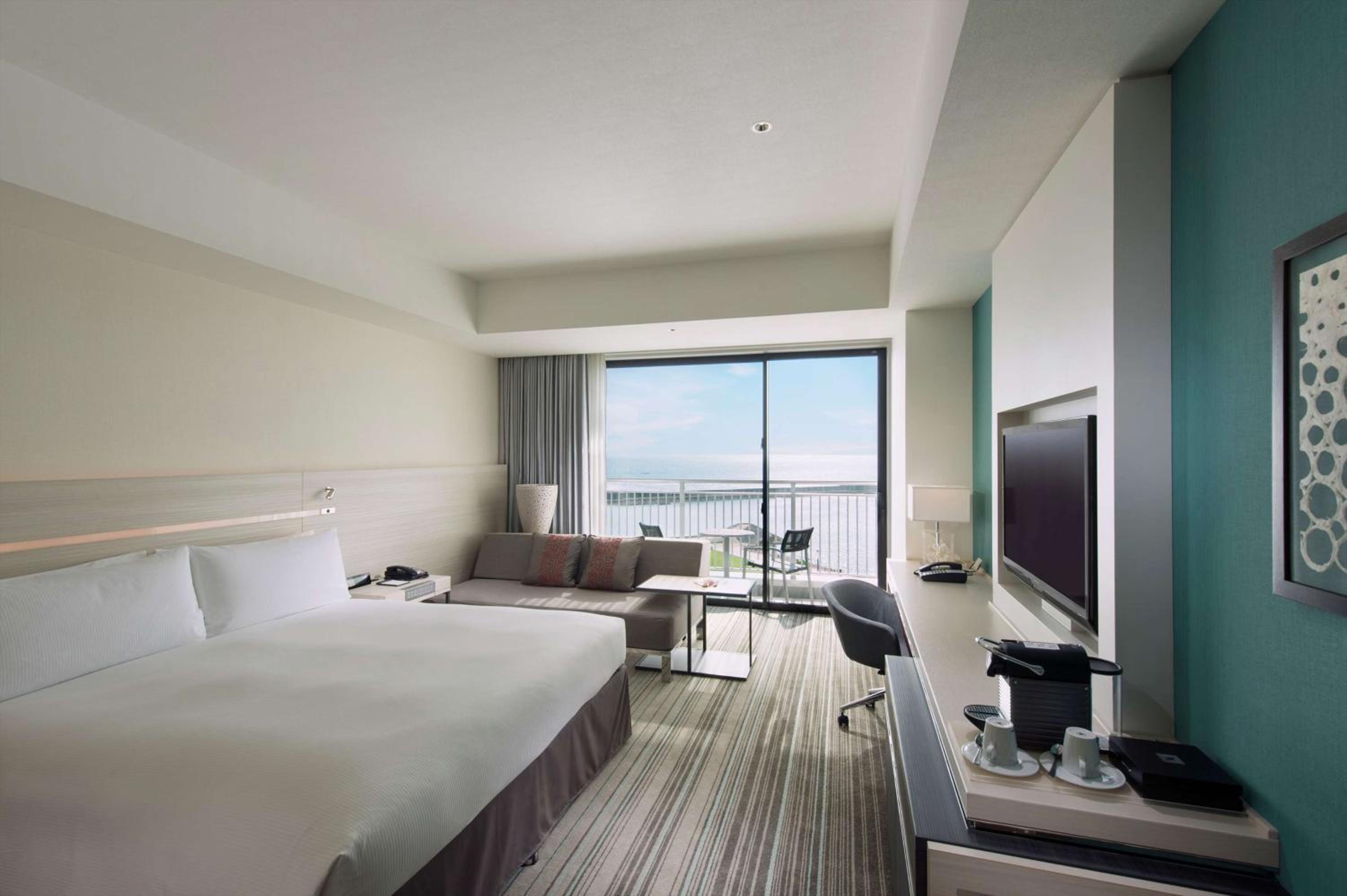 Hilton Okinawa Chatan Resort