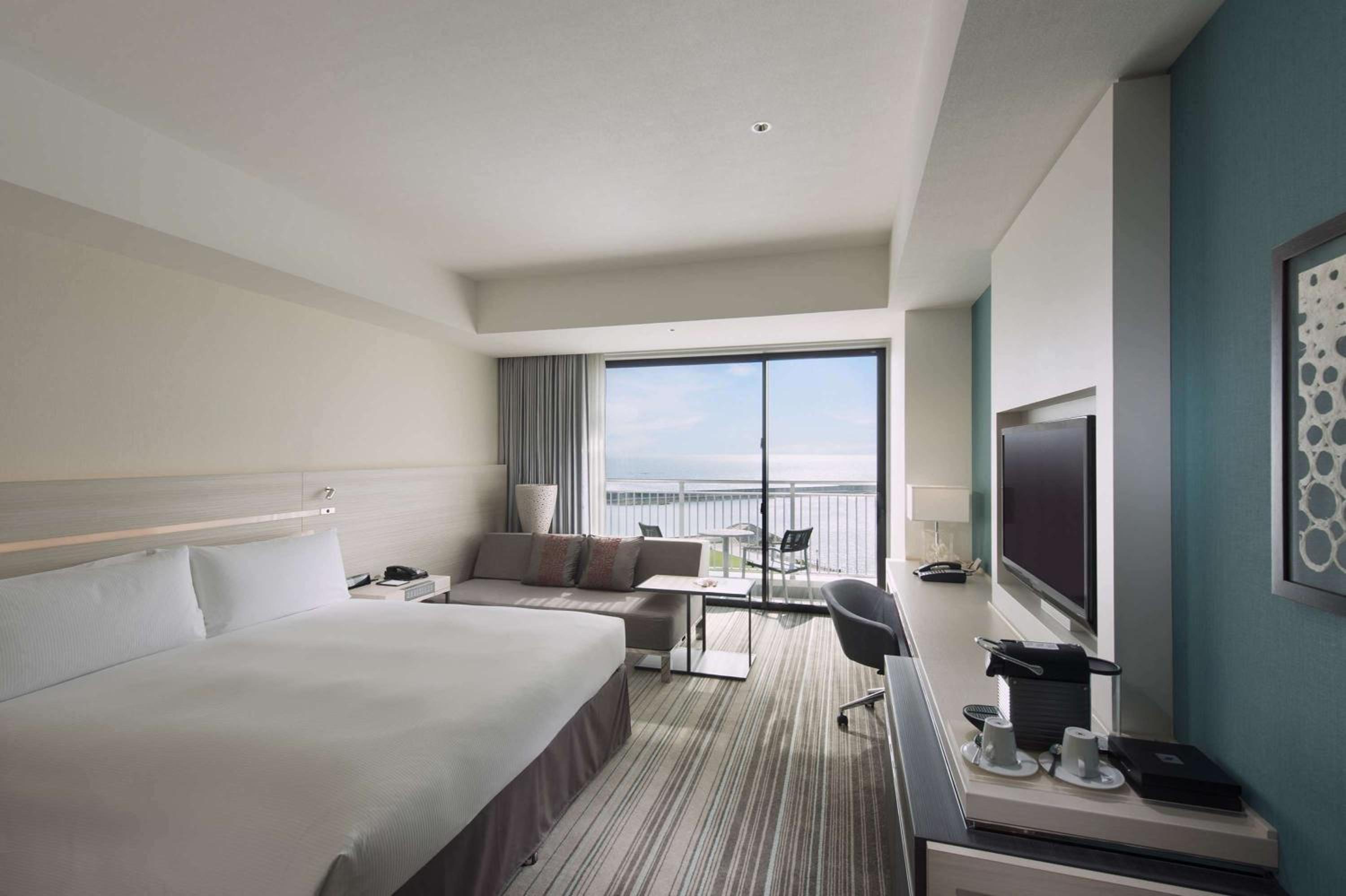 Hilton Okinawa Chatan Resort