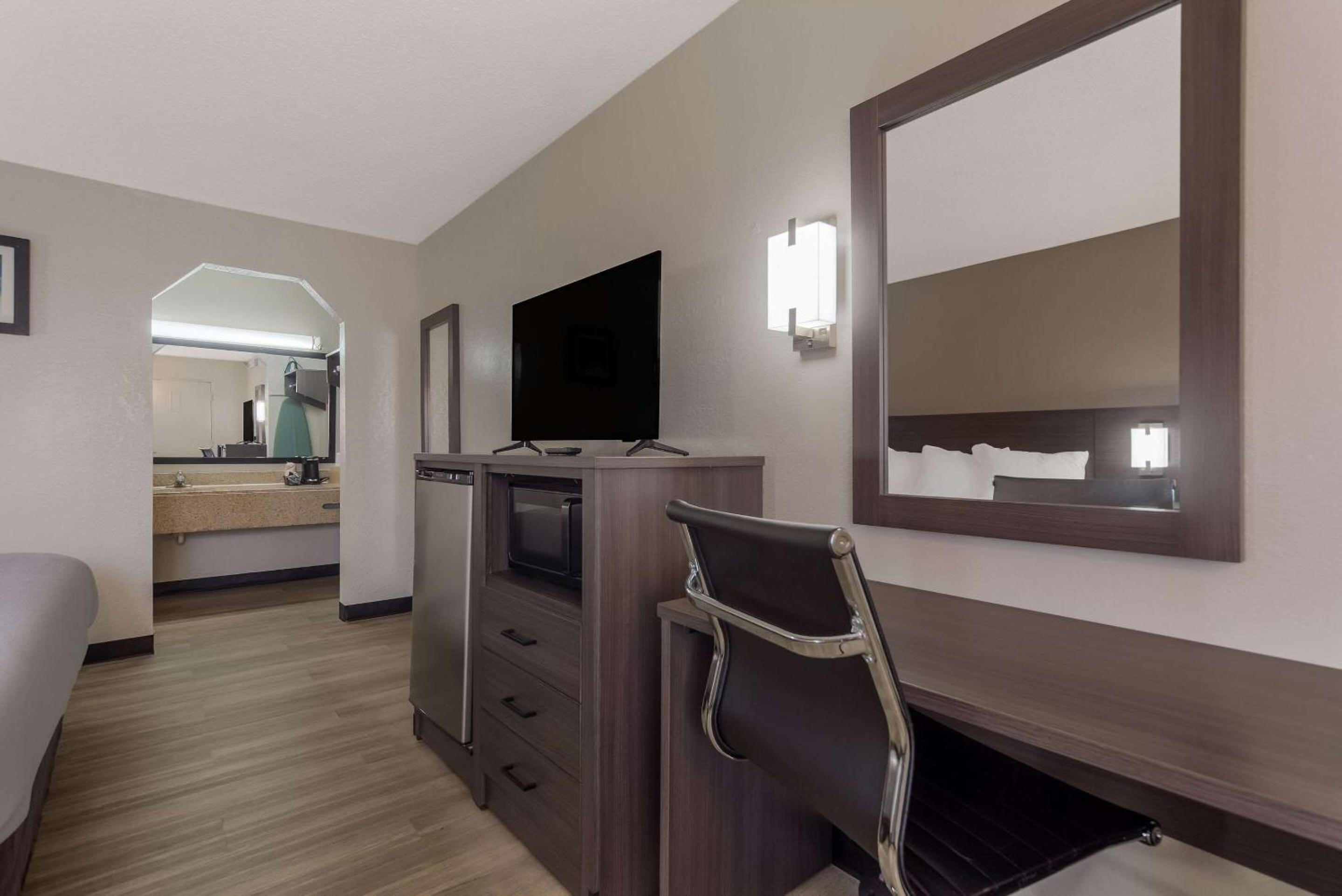 Quality Inn Charleston - West Ashley