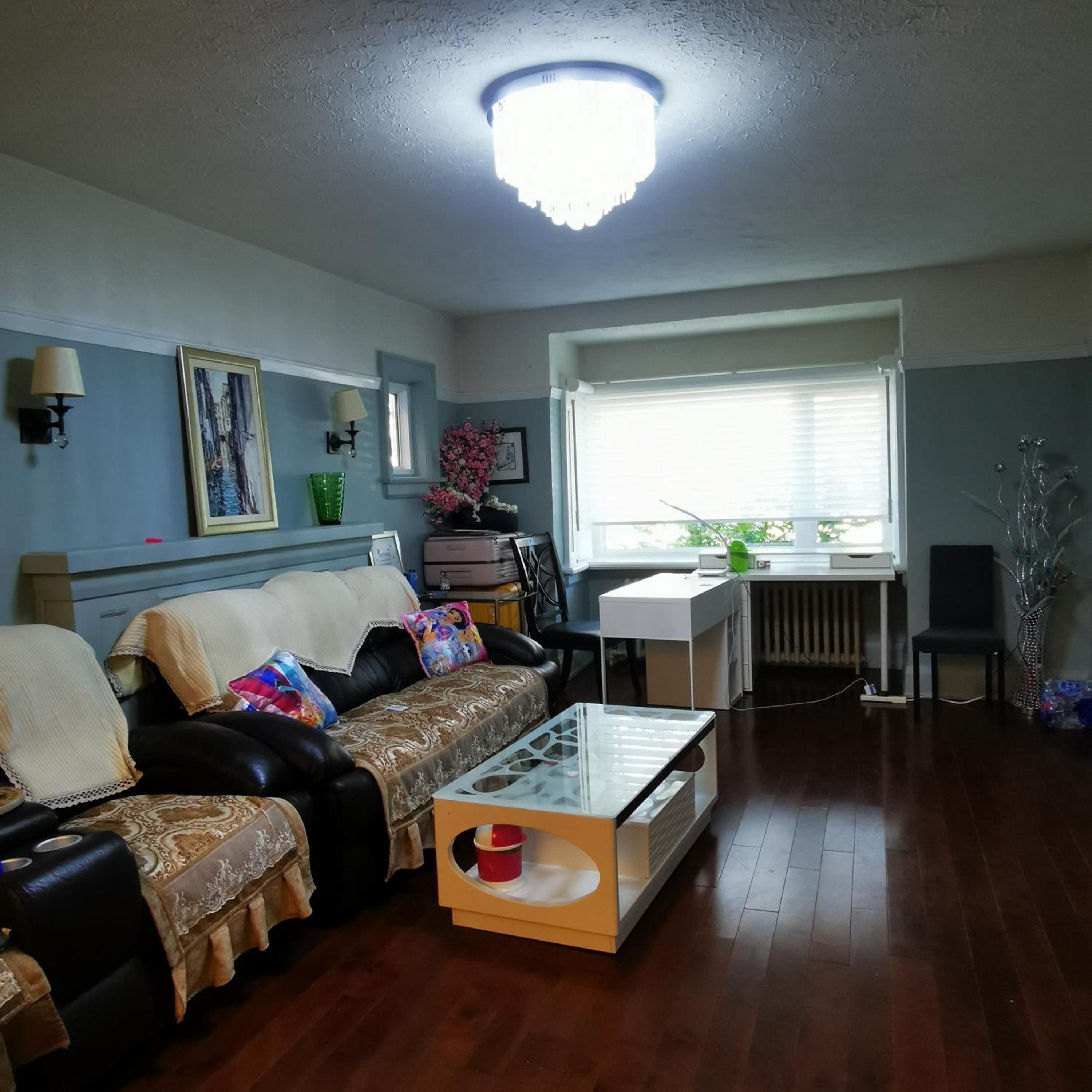 Toronto central area double-bed room