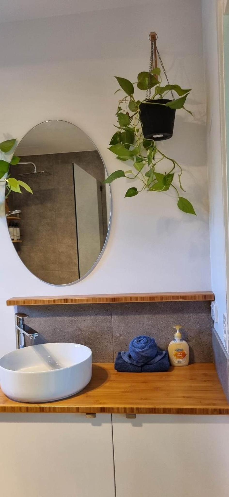 'Stay in Carrara' A private guest suite not a share house