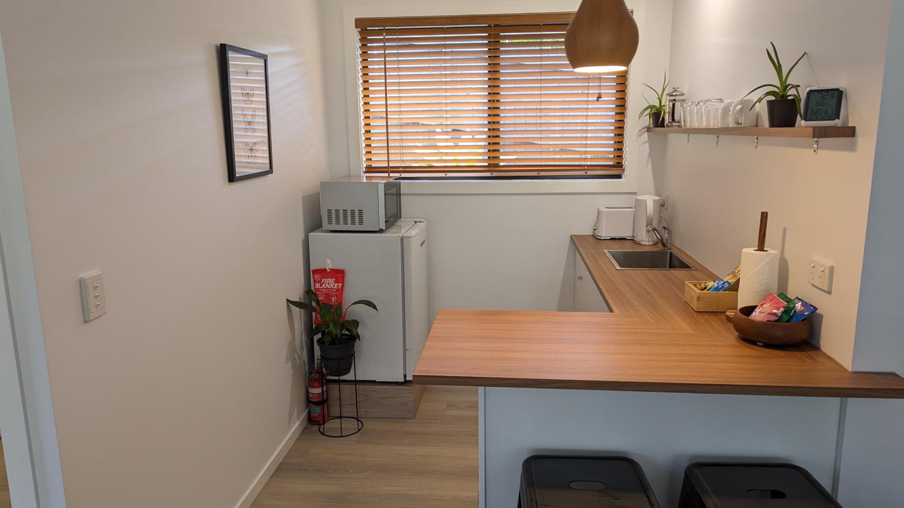 'Stay in Carrara' A private guest suite not a share house