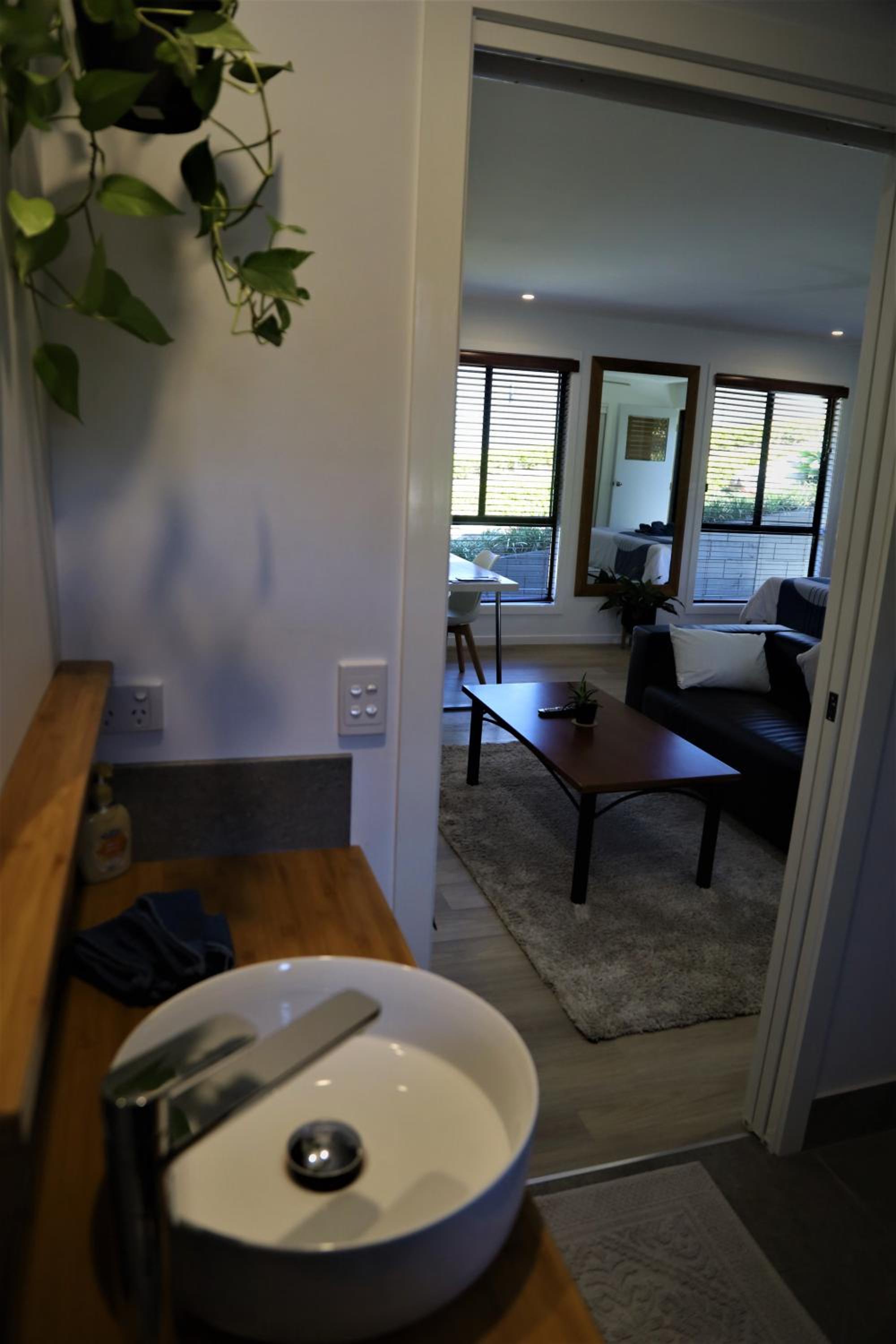 'Stay in Carrara' A private guest suite not a share house