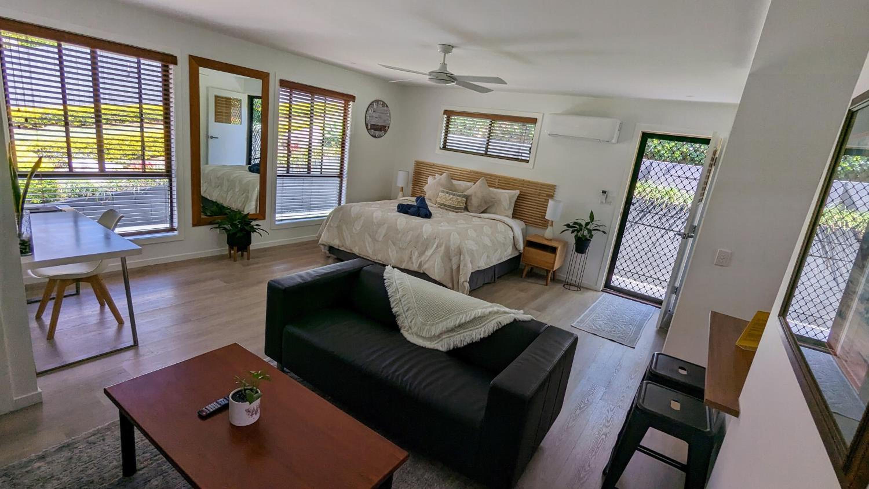 'Stay in Carrara' A private guest suite not a share house