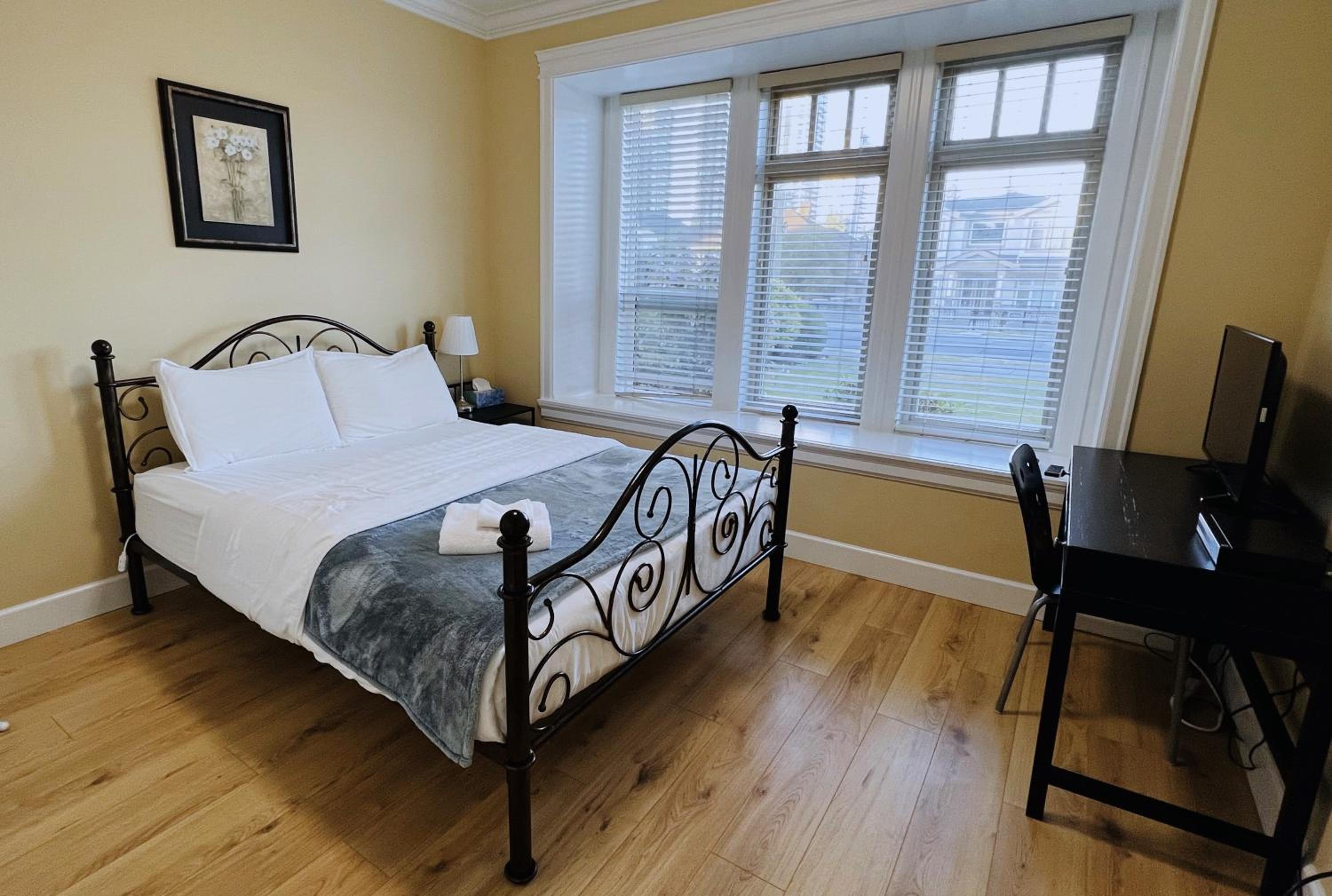 Vancouver Metrotown Guest House 8 mins walk to Sky Train