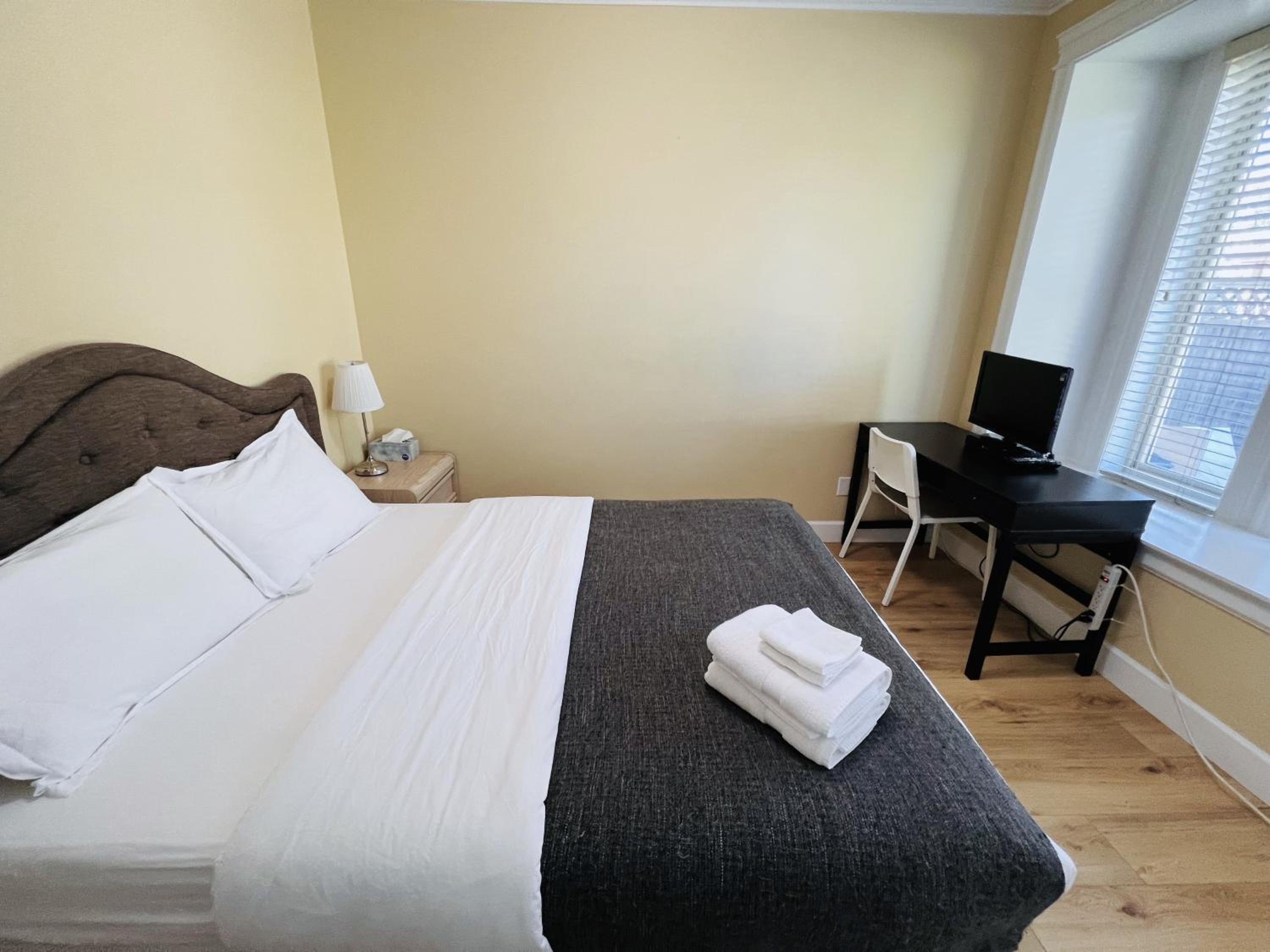 Vancouver Metrotown Guest House 8 mins walk to Sky Train