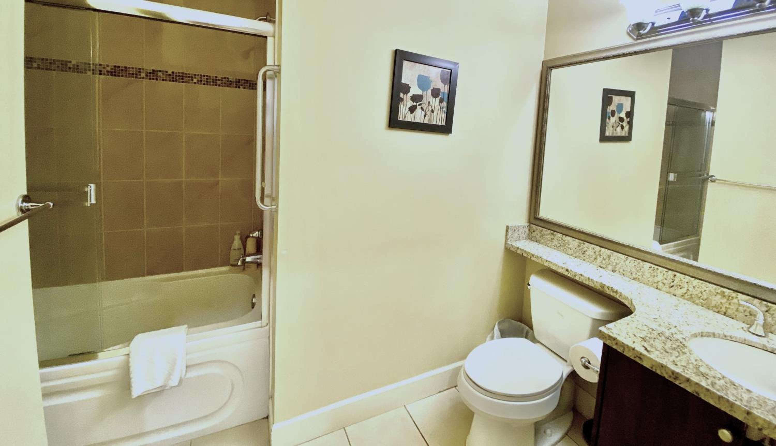 Vancouver Metrotown Guest House 8 mins walk to Sky Train