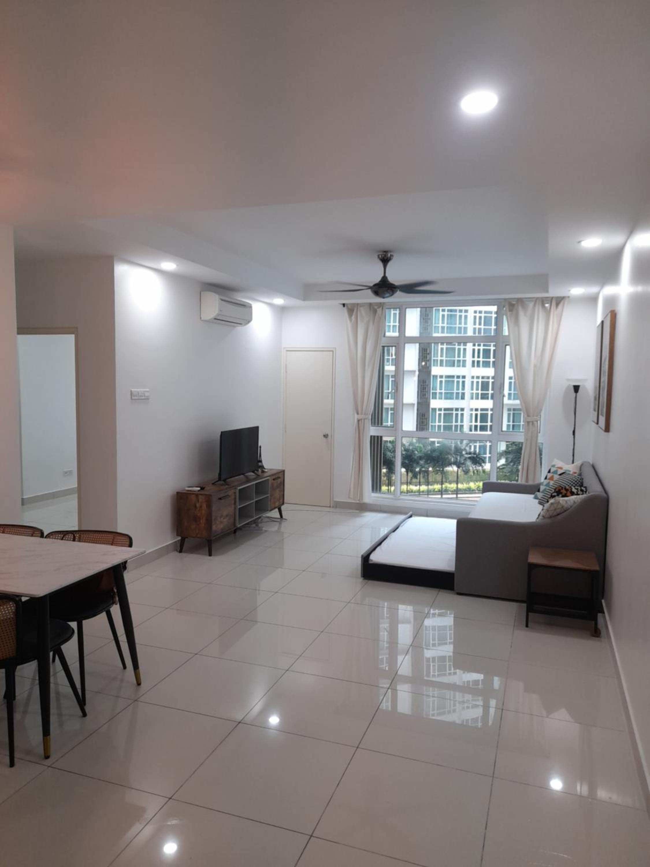 NiceHomyStay@Central Residence Sg.Besi