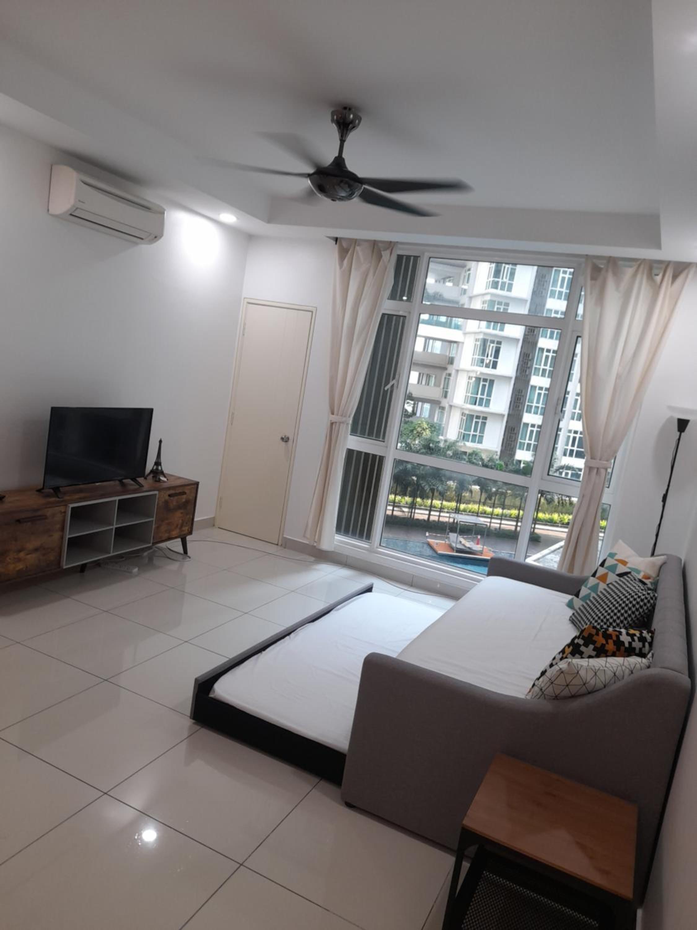 NiceHomyStay@Central Residence Sg.Besi